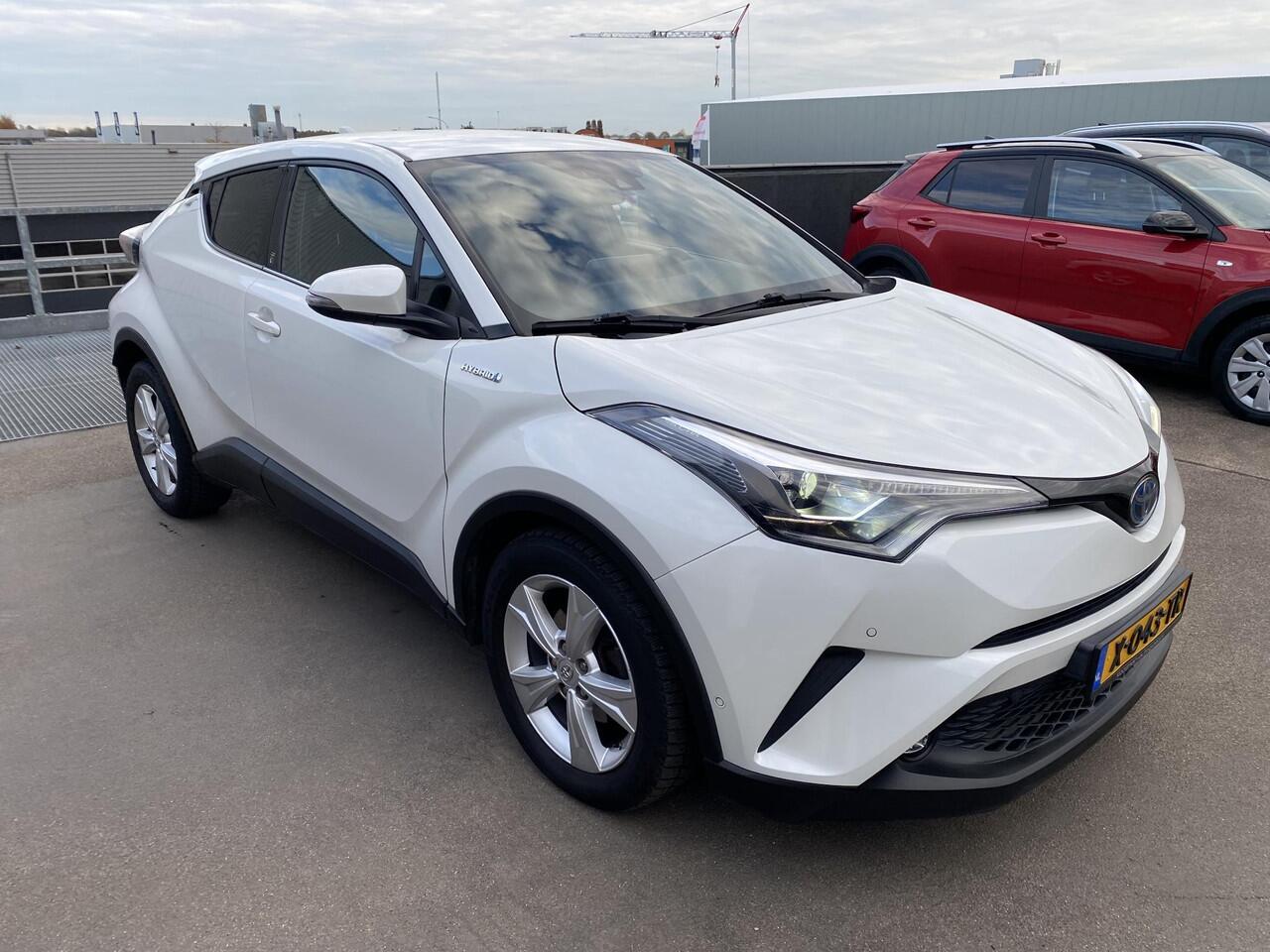 Toyota C-HR 1.8 Hybrid Dynamic edition Stoel- & stuurverwarming, dodehoek detectie, navigatie, achteruitrijcamera, adaptieve cruise control