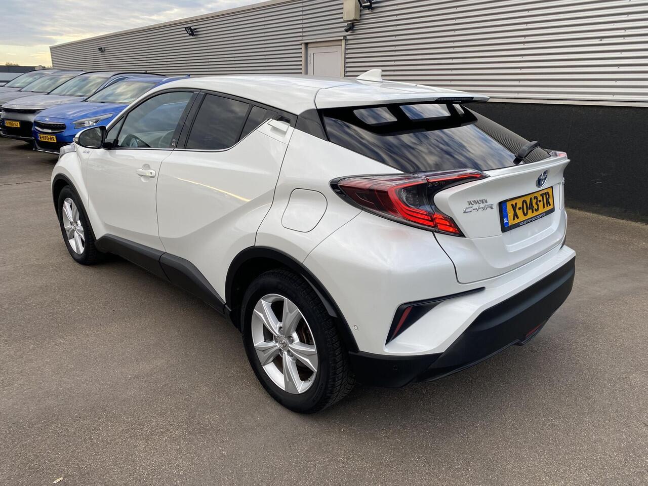 Toyota C-HR 1.8 Hybrid Dynamic edition Stoel- & stuurverwarming, dodehoek detectie, navigatie, achteruitrijcamera, adaptieve cruise control