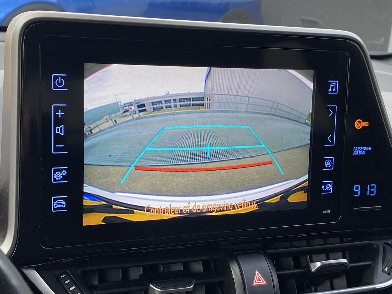 Toyota C-HR 1.8 Hybrid Dynamic edition Stoel- & stuurverwarming, dodehoek detectie, navigatie, achteruitrijcamera, adaptieve cruise control