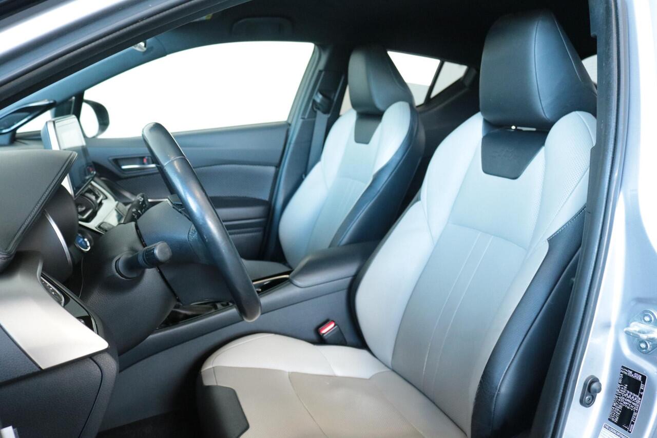 Toyota C-HR 1.8 Hybrid Bi-Tone Limited, Leder, Navi, JBL Stoelverwarming, Navigatie, BSM, Keyless Entry / start, Parkeercamera
