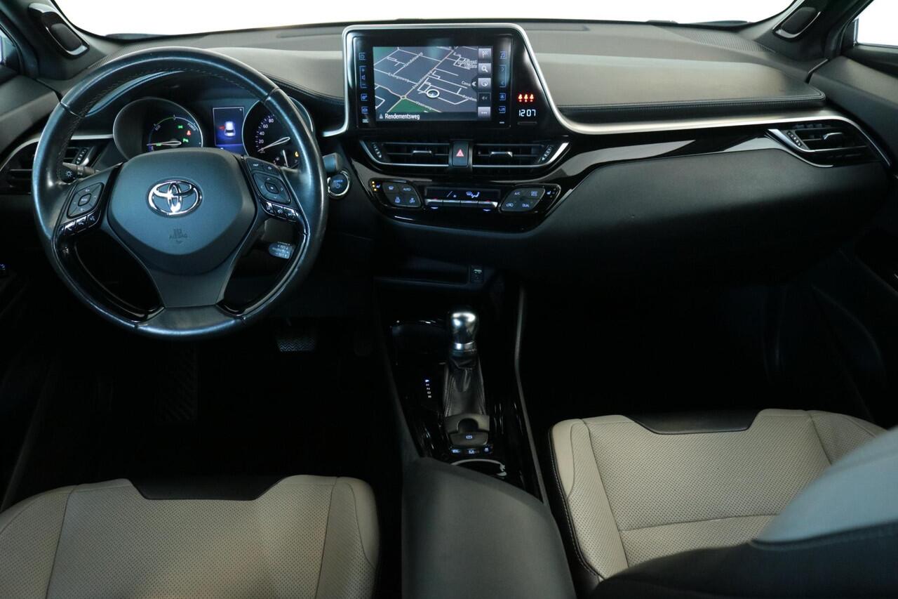 Toyota C-HR 1.8 Hybrid Bi-Tone Limited, Leder, Navi, JBL Stoelverwarming, Navigatie, BSM, Keyless Entry / start, Parkeercamera