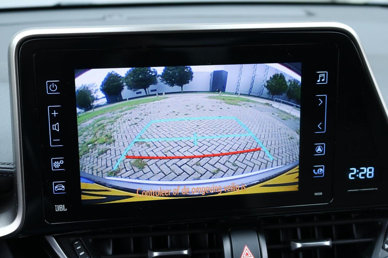 Toyota C-HR 1.8 Hybrid Bi-Tone Limited, Leder, Navi, JBL Stoelverwarming, Navigatie, BSM, Keyless Entry / start, Parkeercamera
