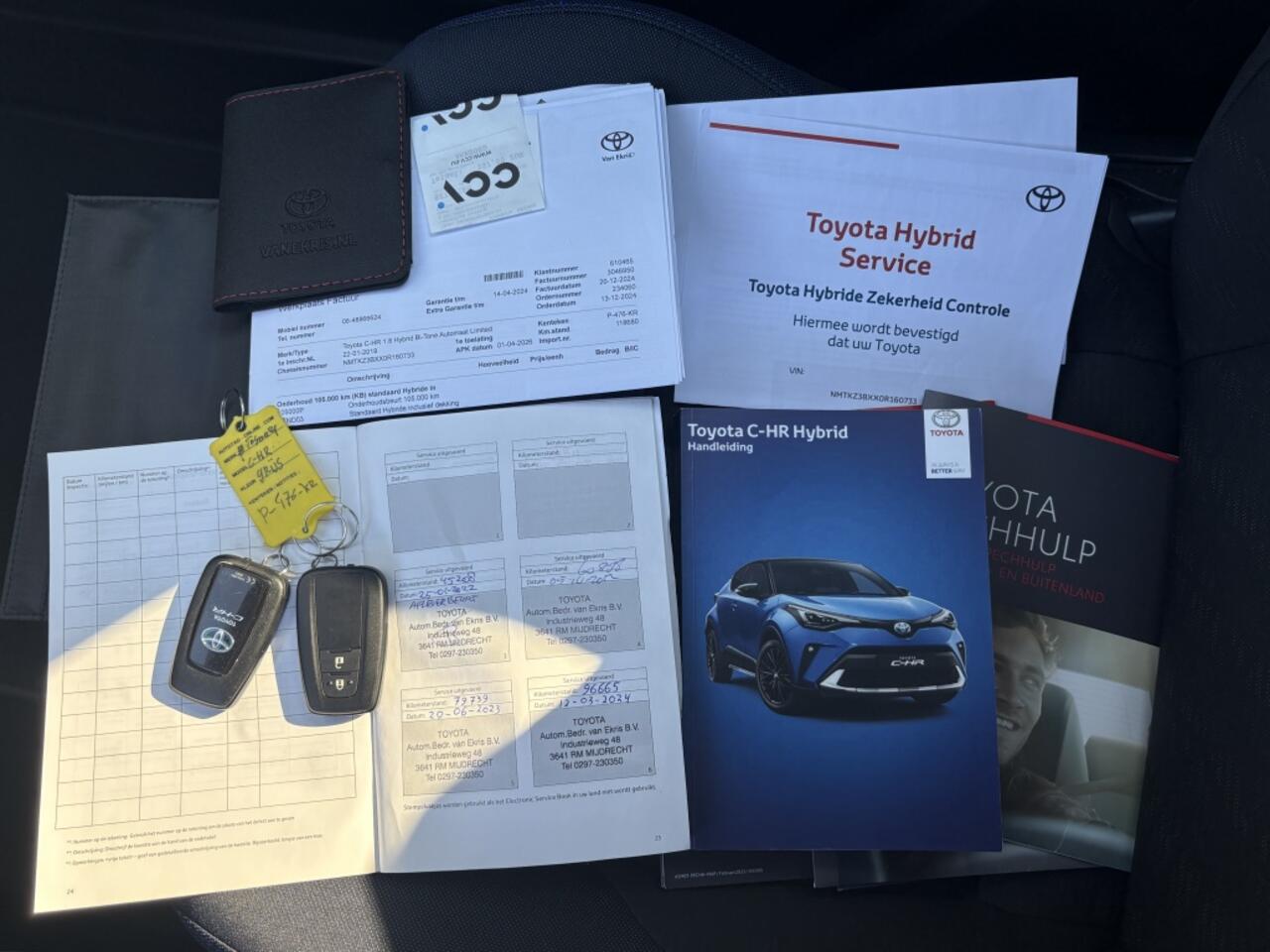 Toyota C-HR 1.8 Hybrid Bi-Tone | Navigatie | Camera | Stoelverwarming