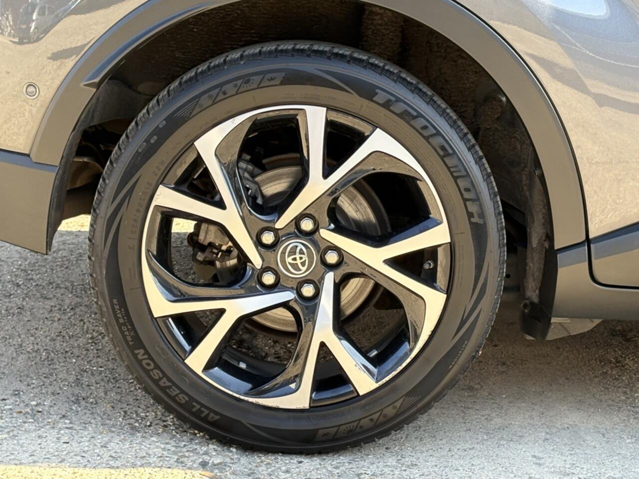 Toyota C-HR 1.8 Hybrid Bi-Tone | Navigatie | Camera | Stoelverwarming