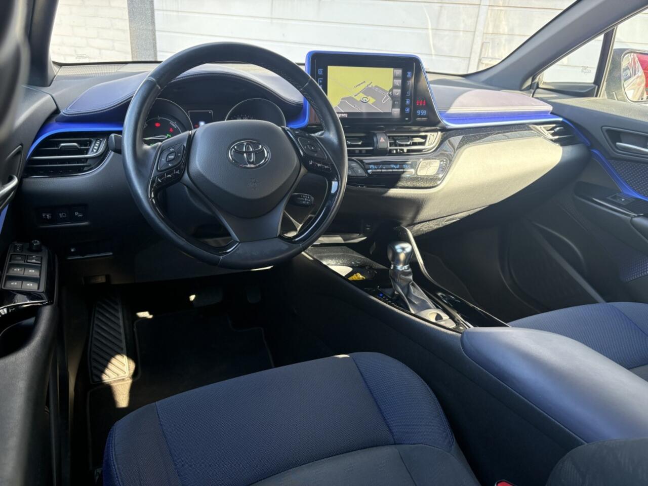 Toyota C-HR 1.8 Hybrid Bi-Tone | Navigatie | Camera | Stoelverwarming