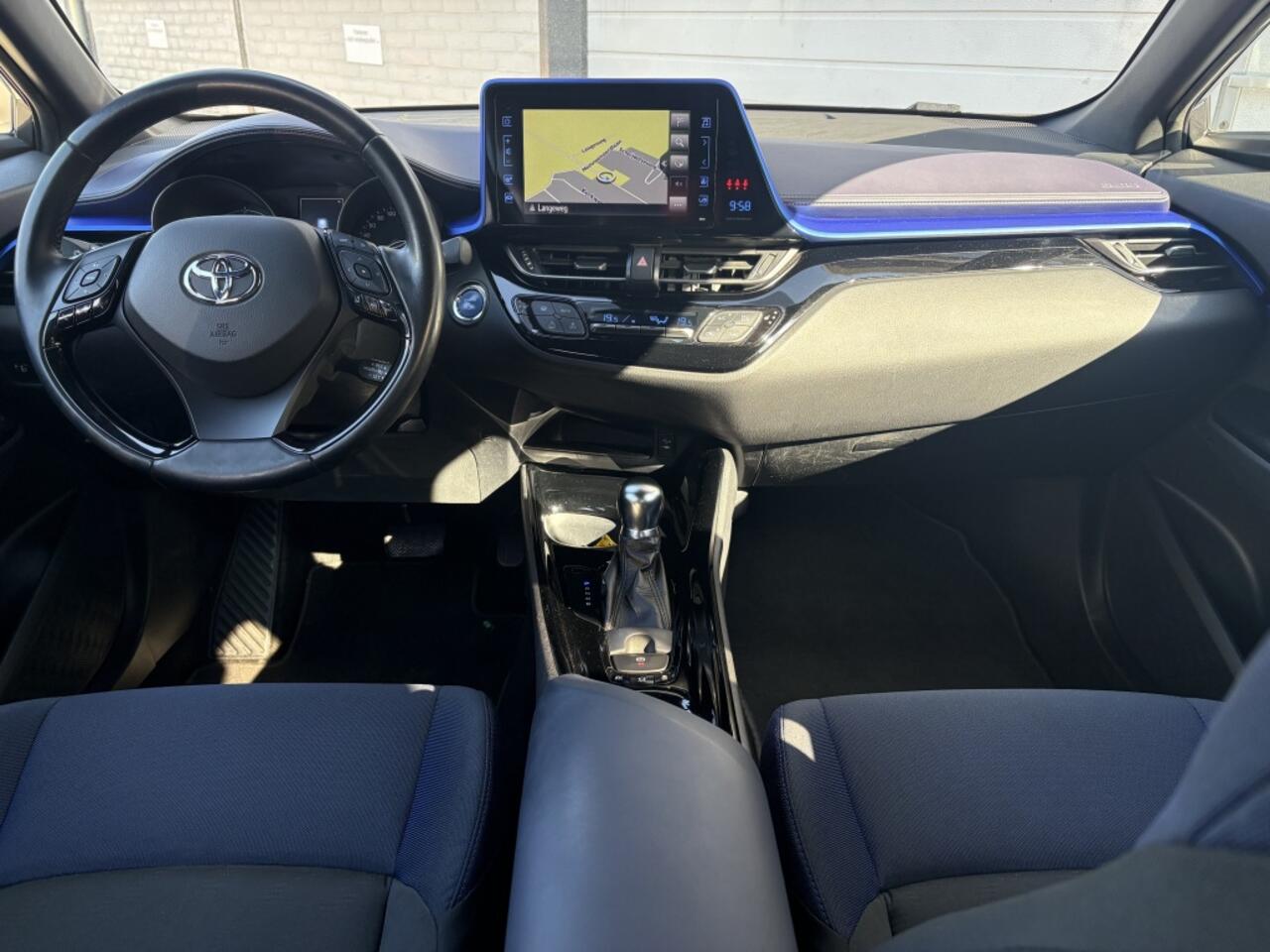 Toyota C-HR 1.8 Hybrid Bi-Tone | Navigatie | Camera | Stoelverwarming