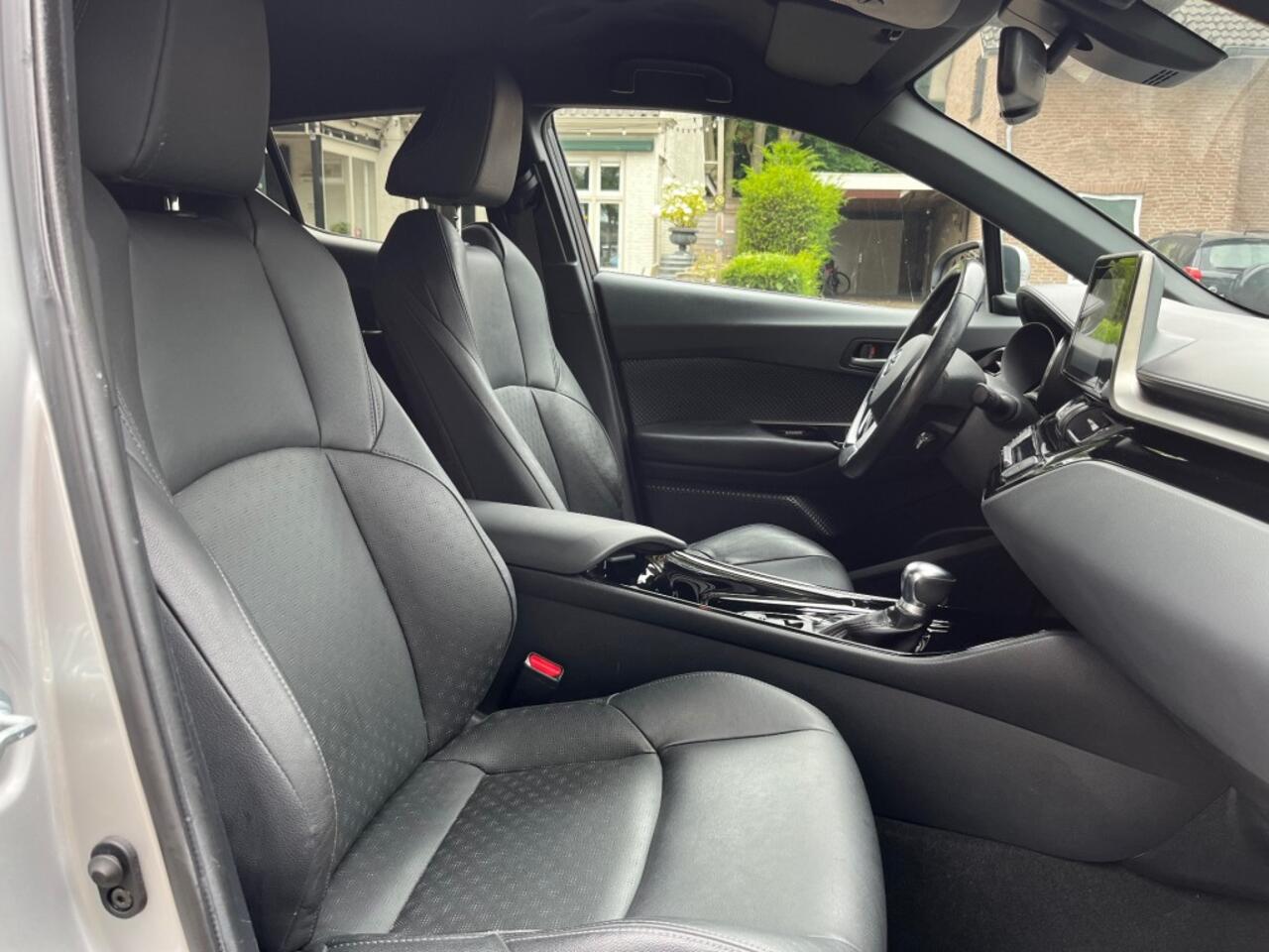 Toyota C-HR 1.8 HYBRID EXECUTIVE / LEDER / CAMERA / NAVI / TREKHAAK / 18'' LMV