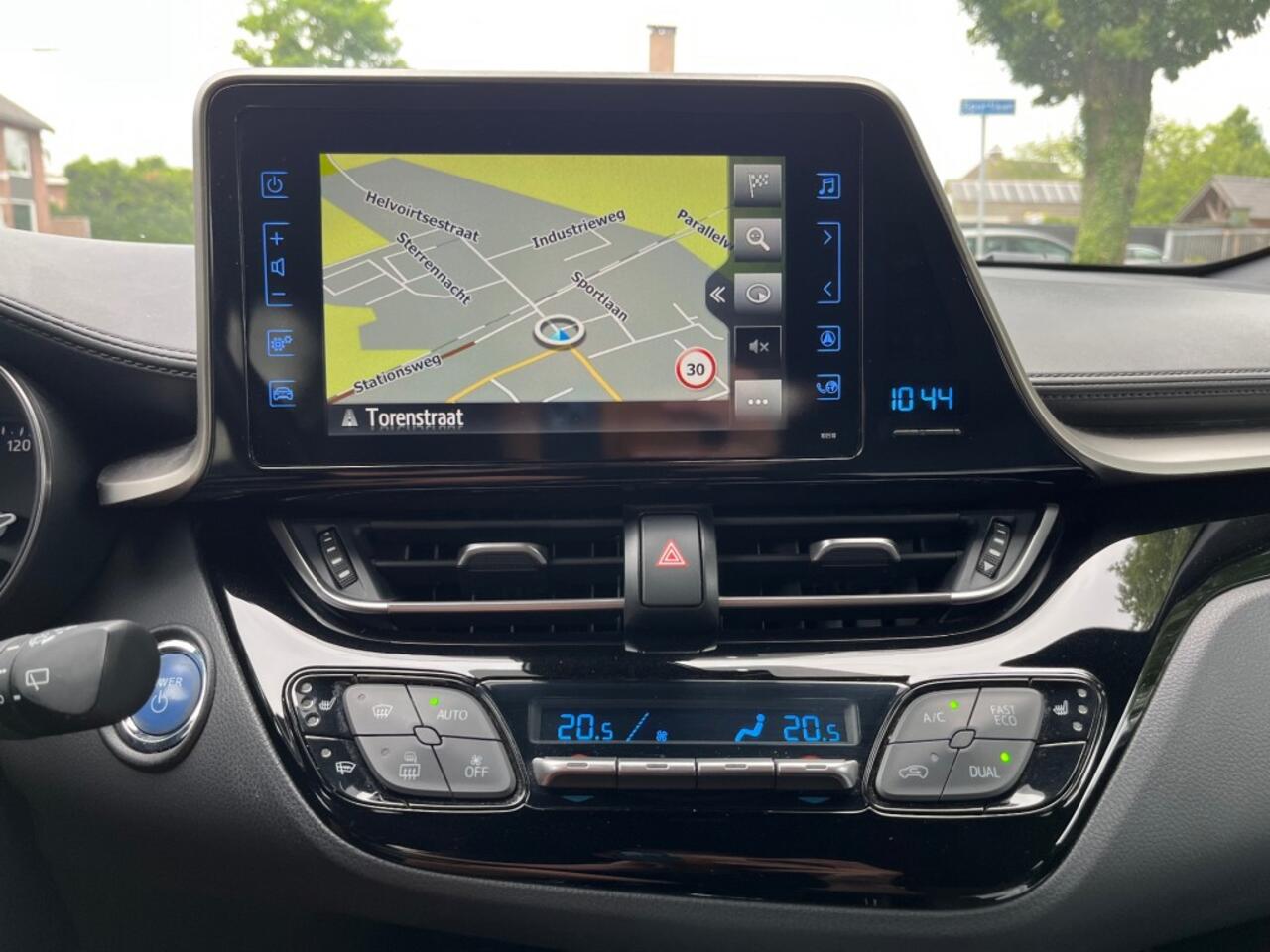 Toyota C-HR 1.8 HYBRID EXECUTIVE / LEDER / CAMERA / NAVI / TREKHAAK / 18'' LMV