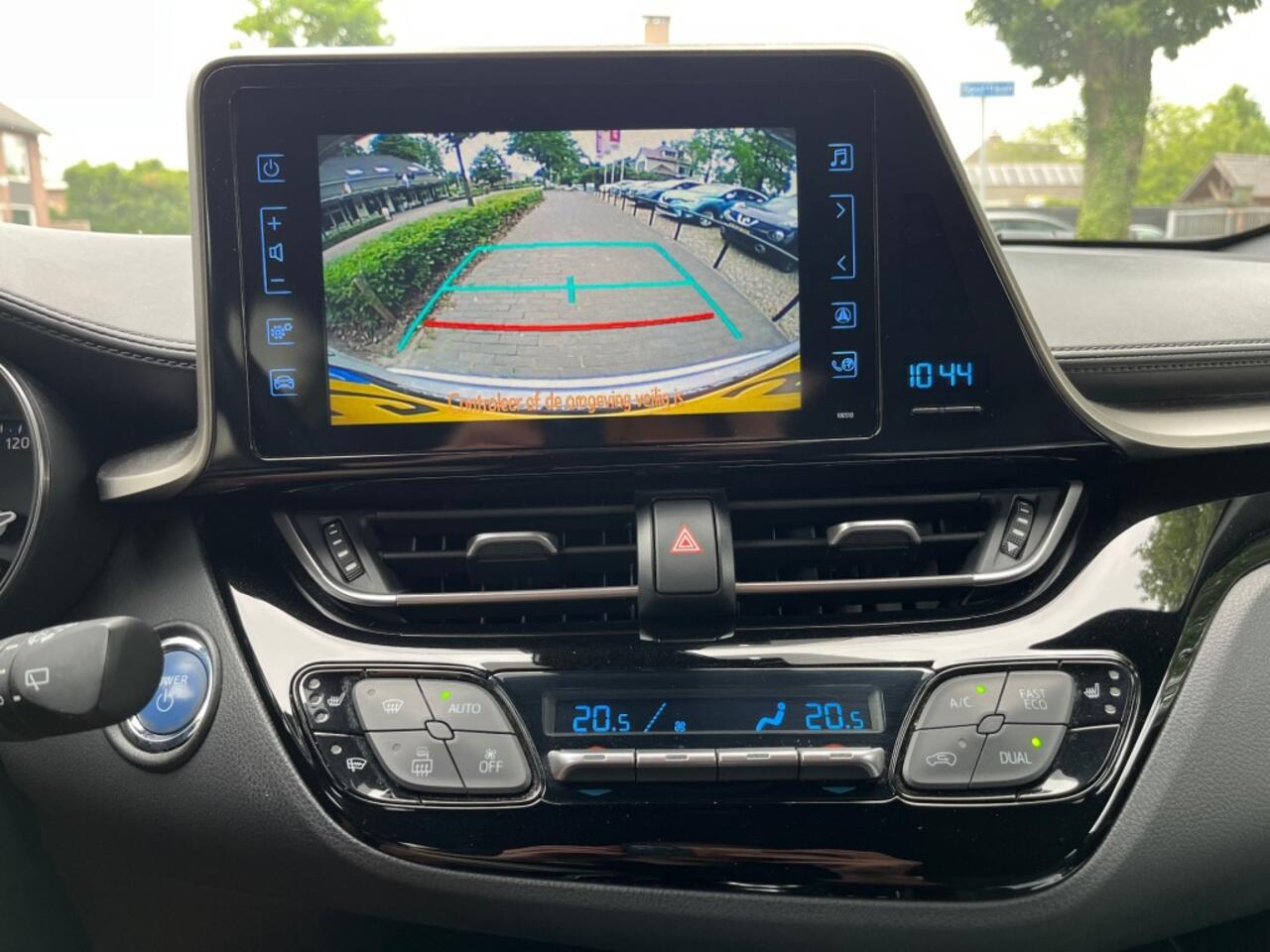 Toyota C-HR 1.8 HYBRID EXECUTIVE / LEDER / CAMERA / NAVI / TREKHAAK / 18'' LMV