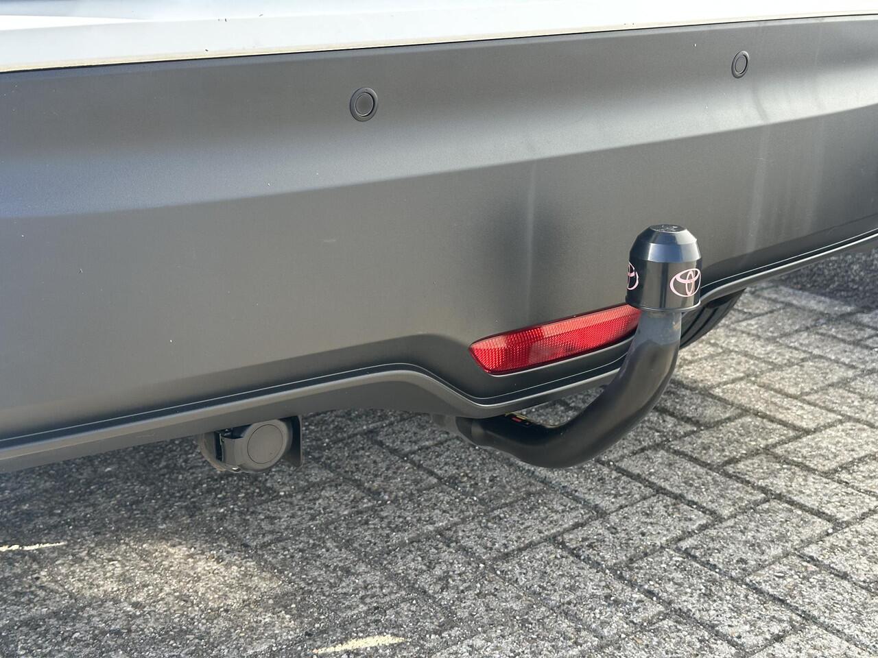 Toyota C-HR 1.8 Hybrid Active / Adaptieve Cruise Control / Navigatie / Airco Climate Control / Achteruitrijcamera