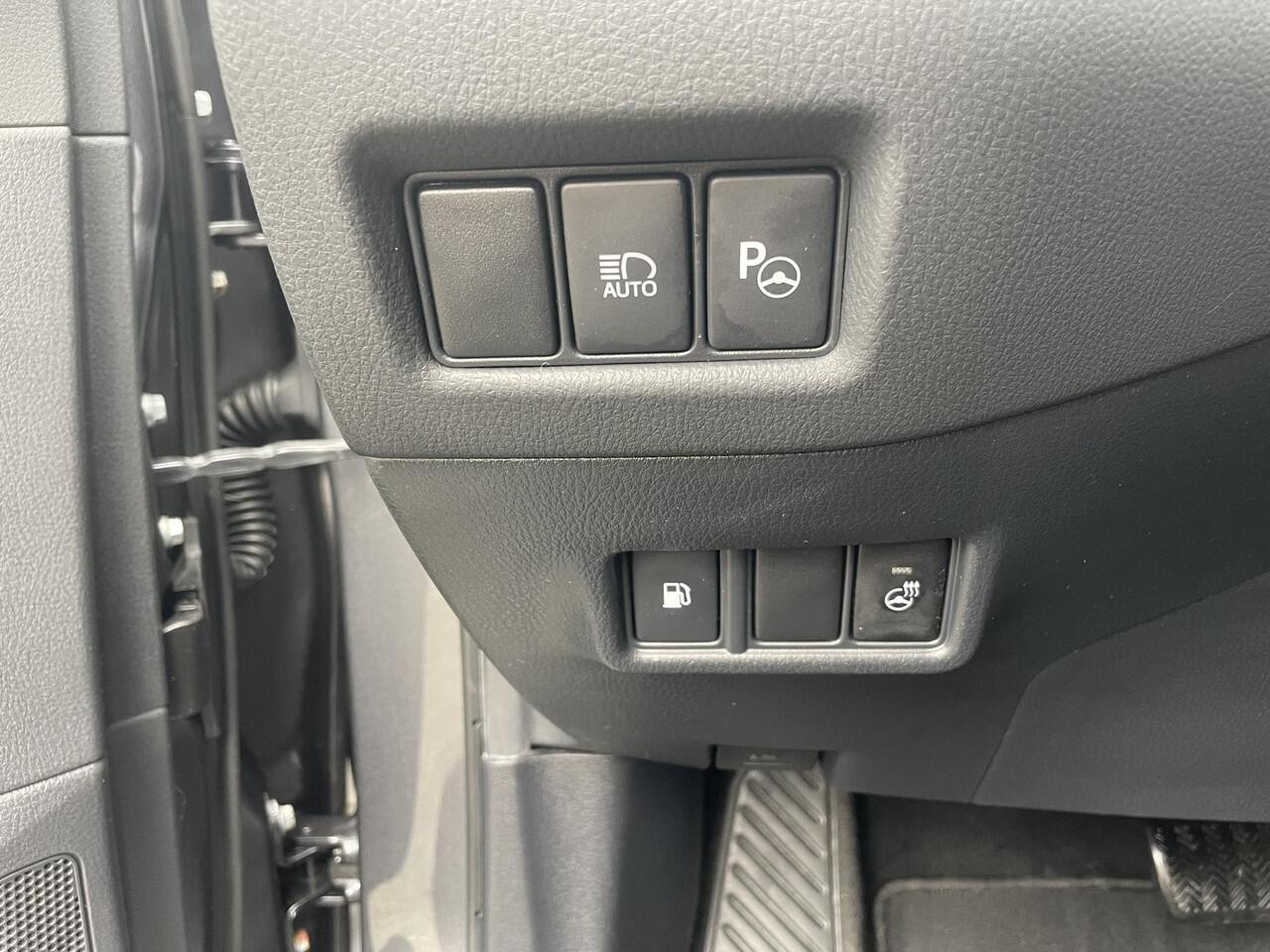 Toyota C-HR 1.8 Hybrid Style Ultimate | Trekhaak | Apple Car Play / Android Auto Navigatie | Dode hoek detectie | Parkeersensoren Enz |