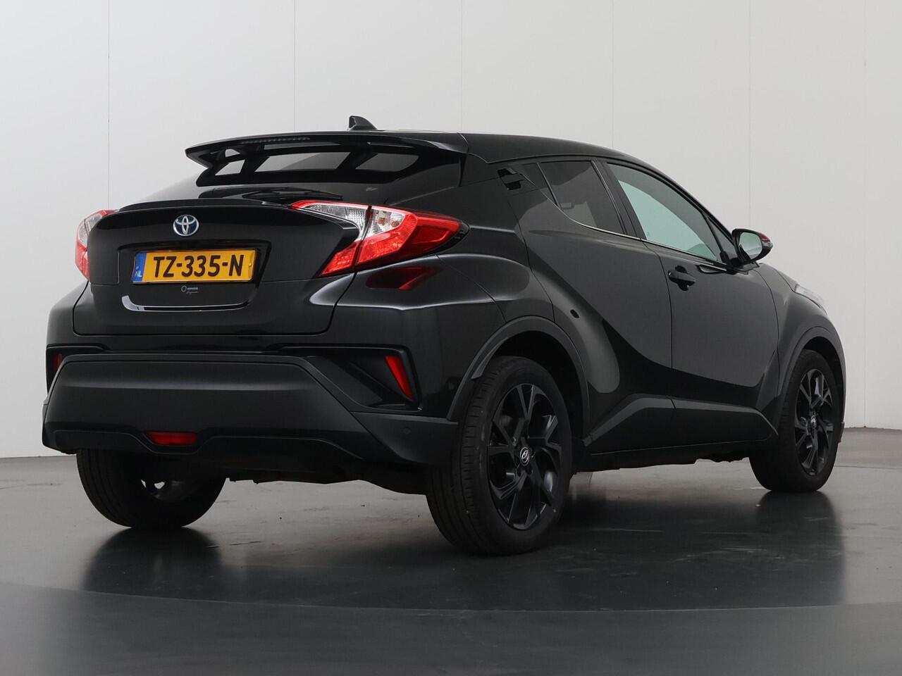 Toyota C-HR 1.8 Hybrid Adventure | Navigatie | Parkeercamera | Stoelverwarming | Keyless Go |