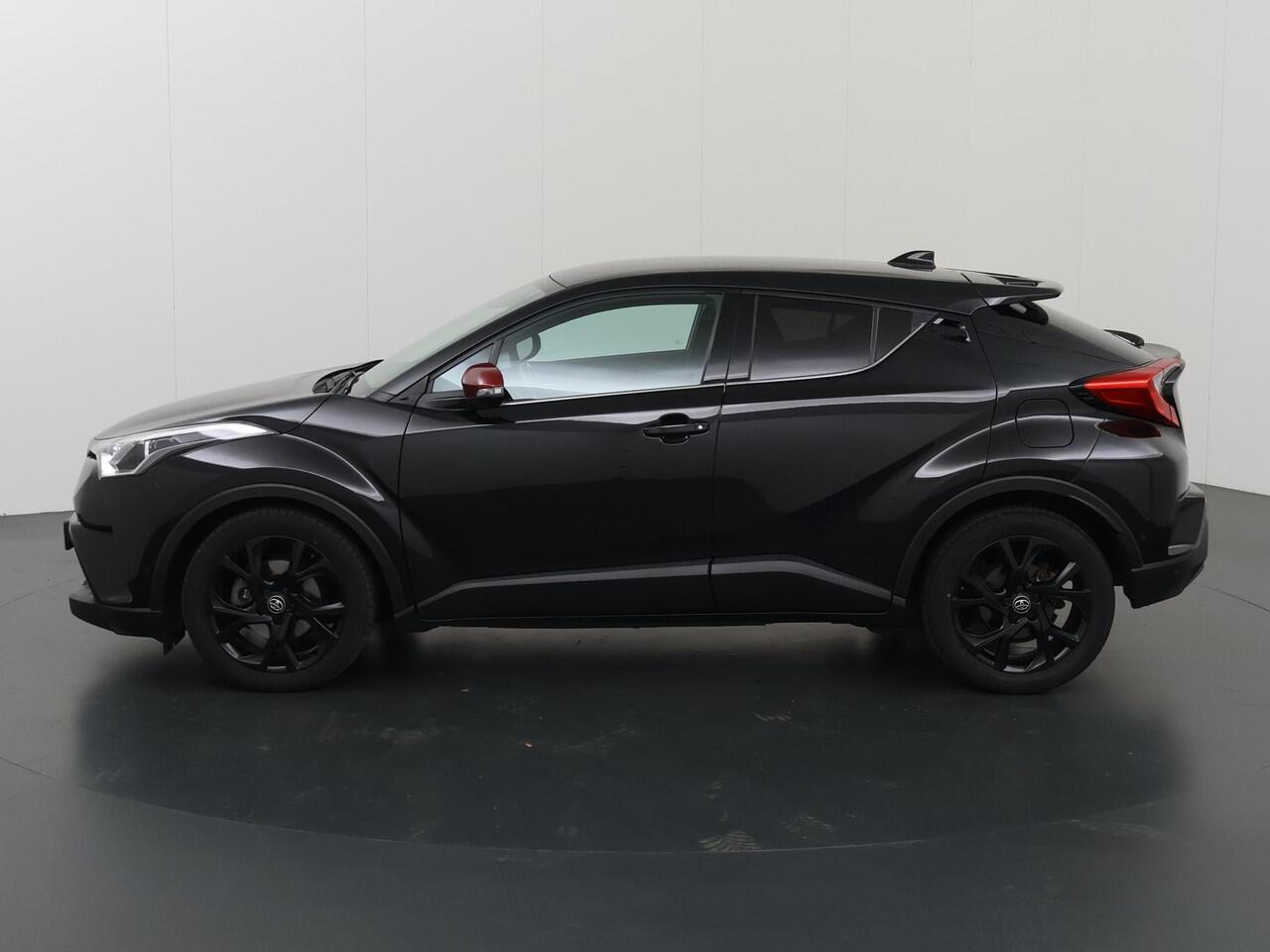 Toyota C-HR 1.8 Hybrid Adventure | Navigatie | Parkeercamera | Stoelverwarming | Keyless Go |