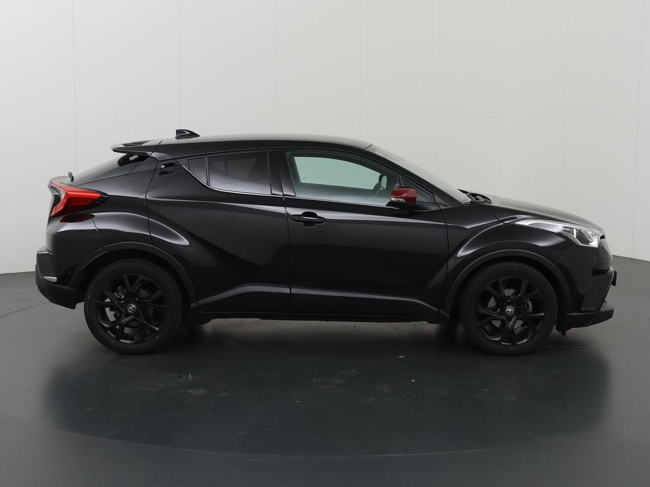 Toyota C-HR 1.8 Hybrid Adventure | Navigatie | Parkeercamera | Stoelverwarming | Keyless Go |