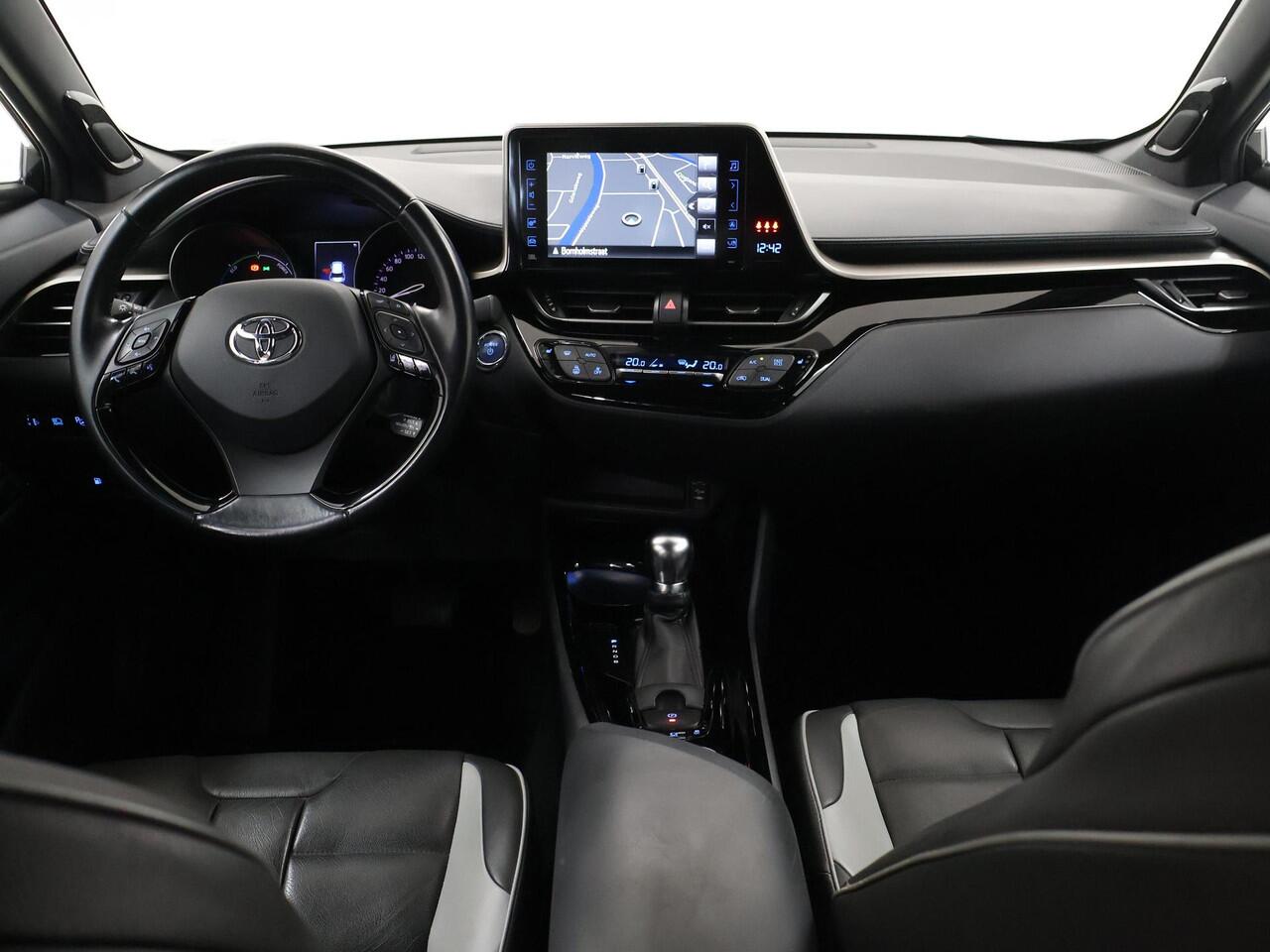 Toyota C-HR 1.8 Hybrid Adventure | Navigatie | Parkeercamera | Stoelverwarming | Keyless Go |