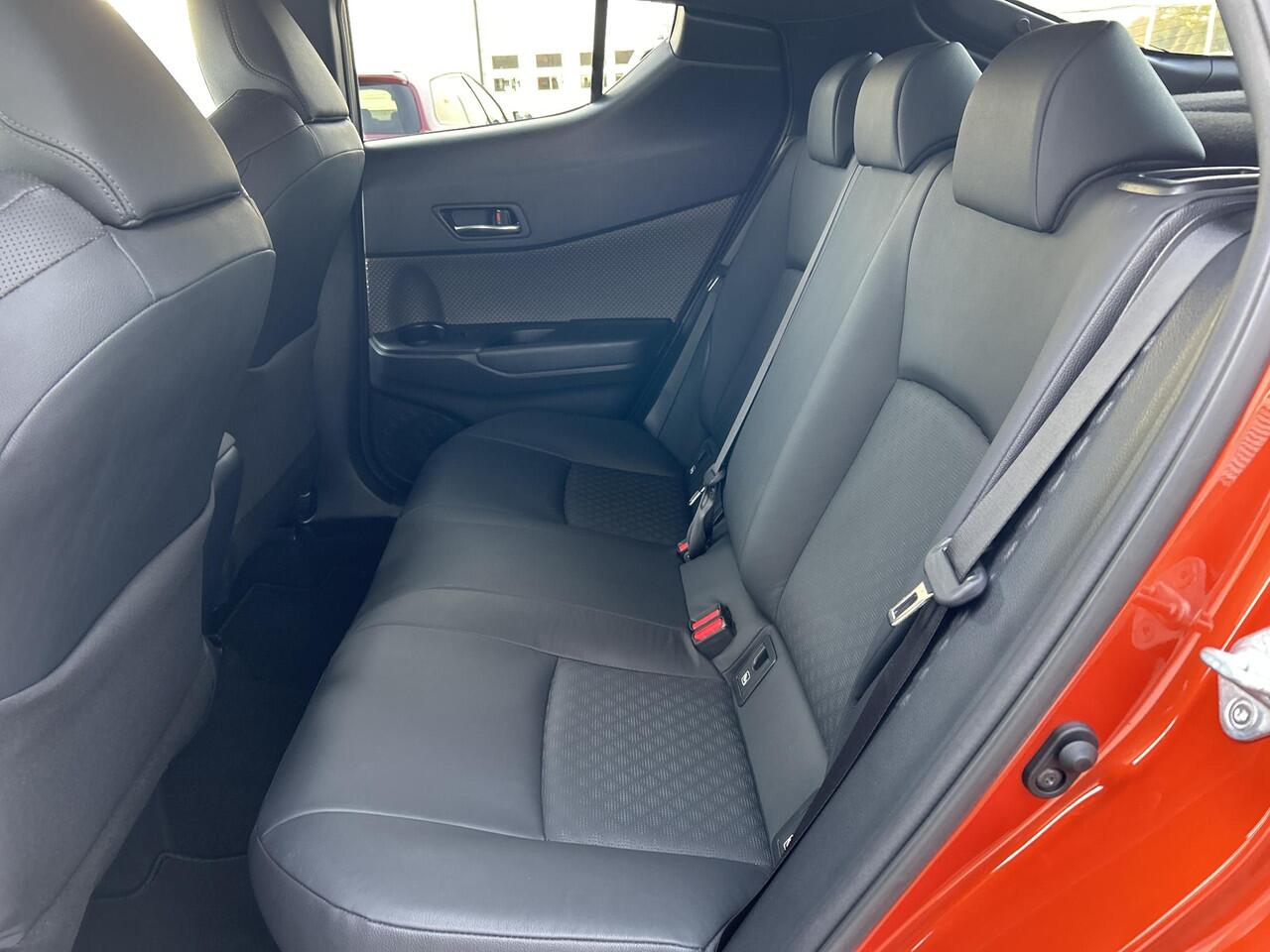 Toyota C-HR 2.0 Hybrid Launch Edition