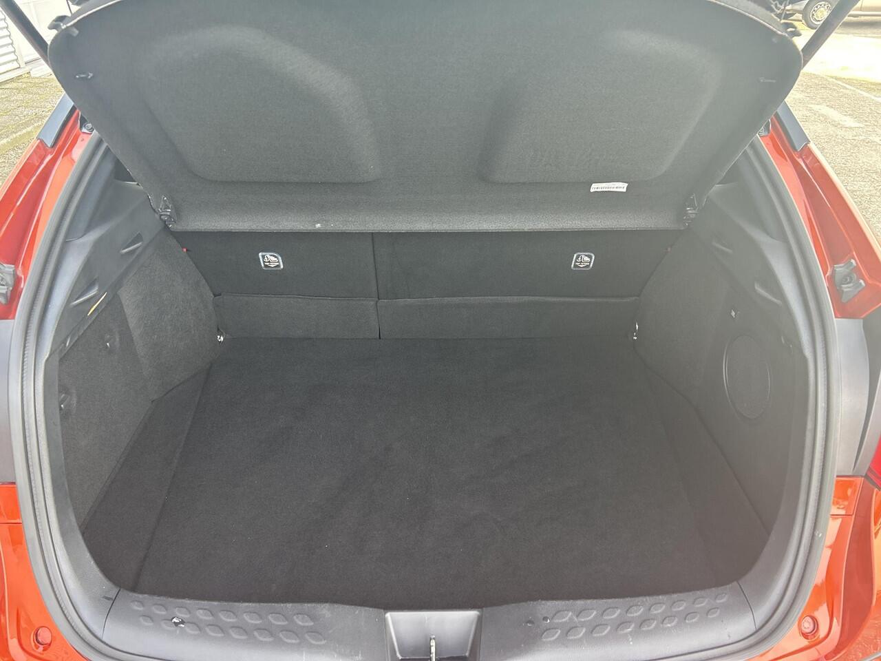 Toyota C-HR 2.0 Hybrid Launch Edition