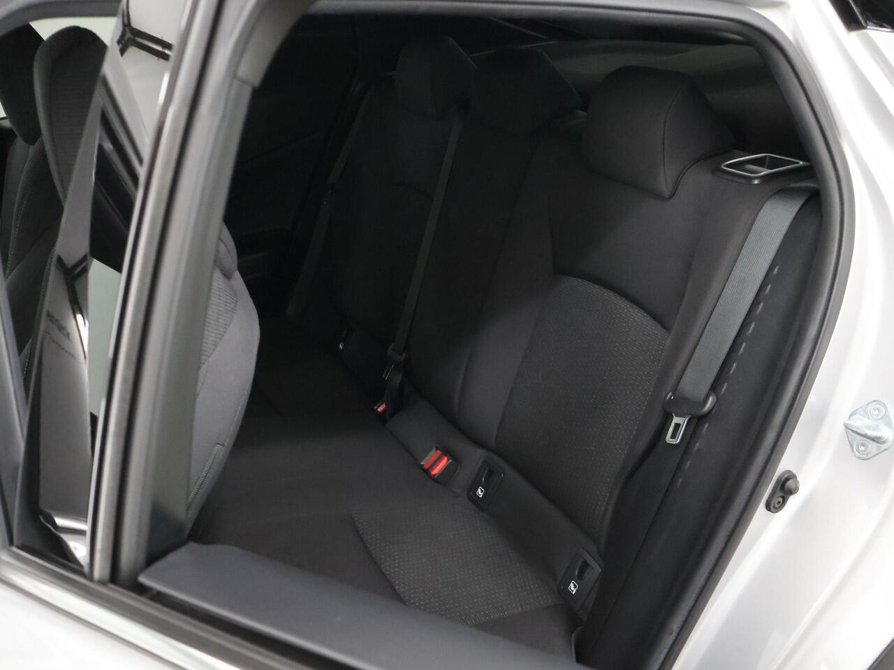 Toyota C-HR 1.8 Hybrid Style Ultimate | Trekhaak | Parkeercamera | Stoelverwarming | Navigatie | Climate Control |