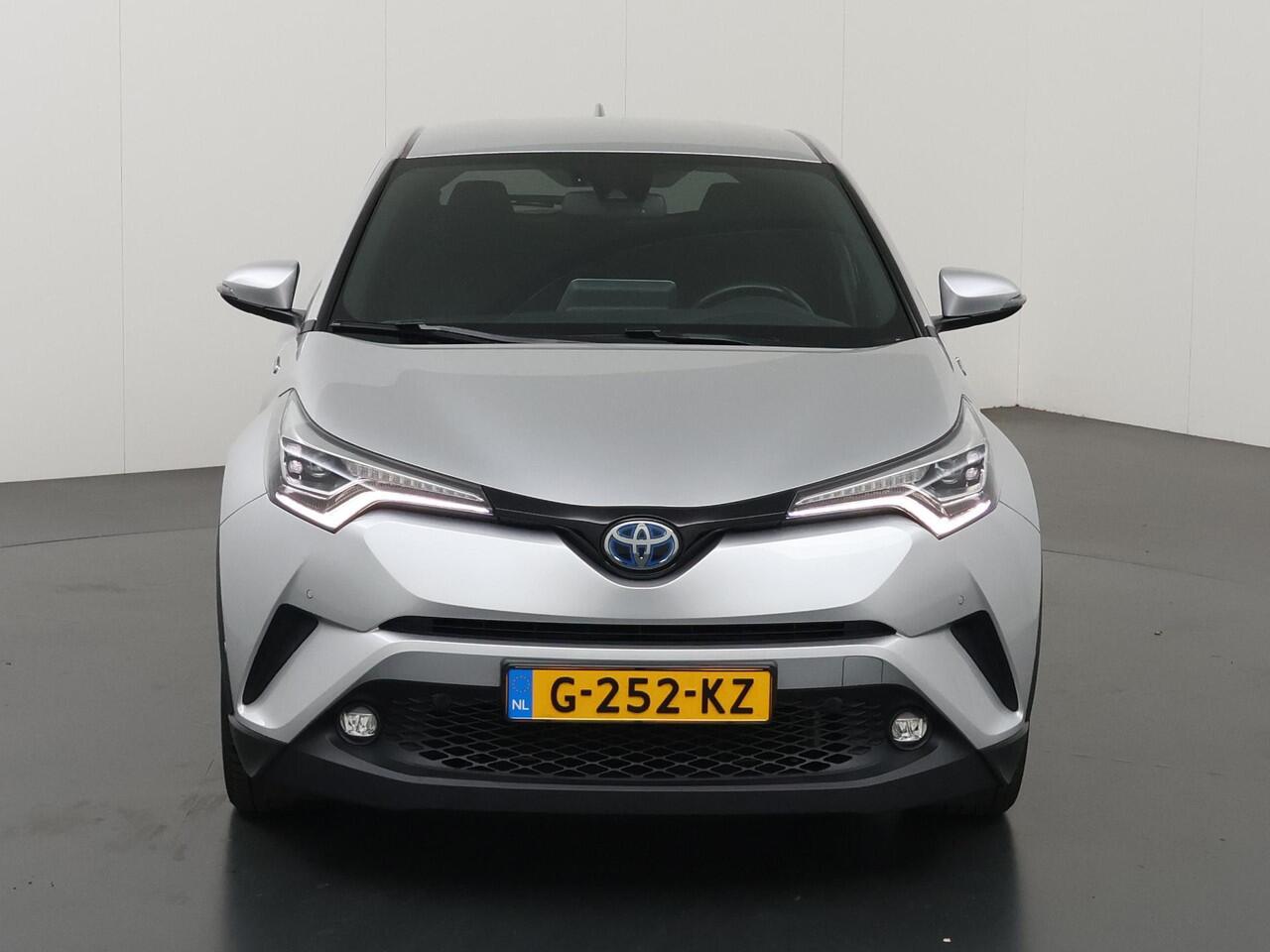 Toyota C-HR 1.8 Hybrid Style Ultimate | Trekhaak | Parkeercamera | Stoelverwarming | Navigatie | Climate Control |