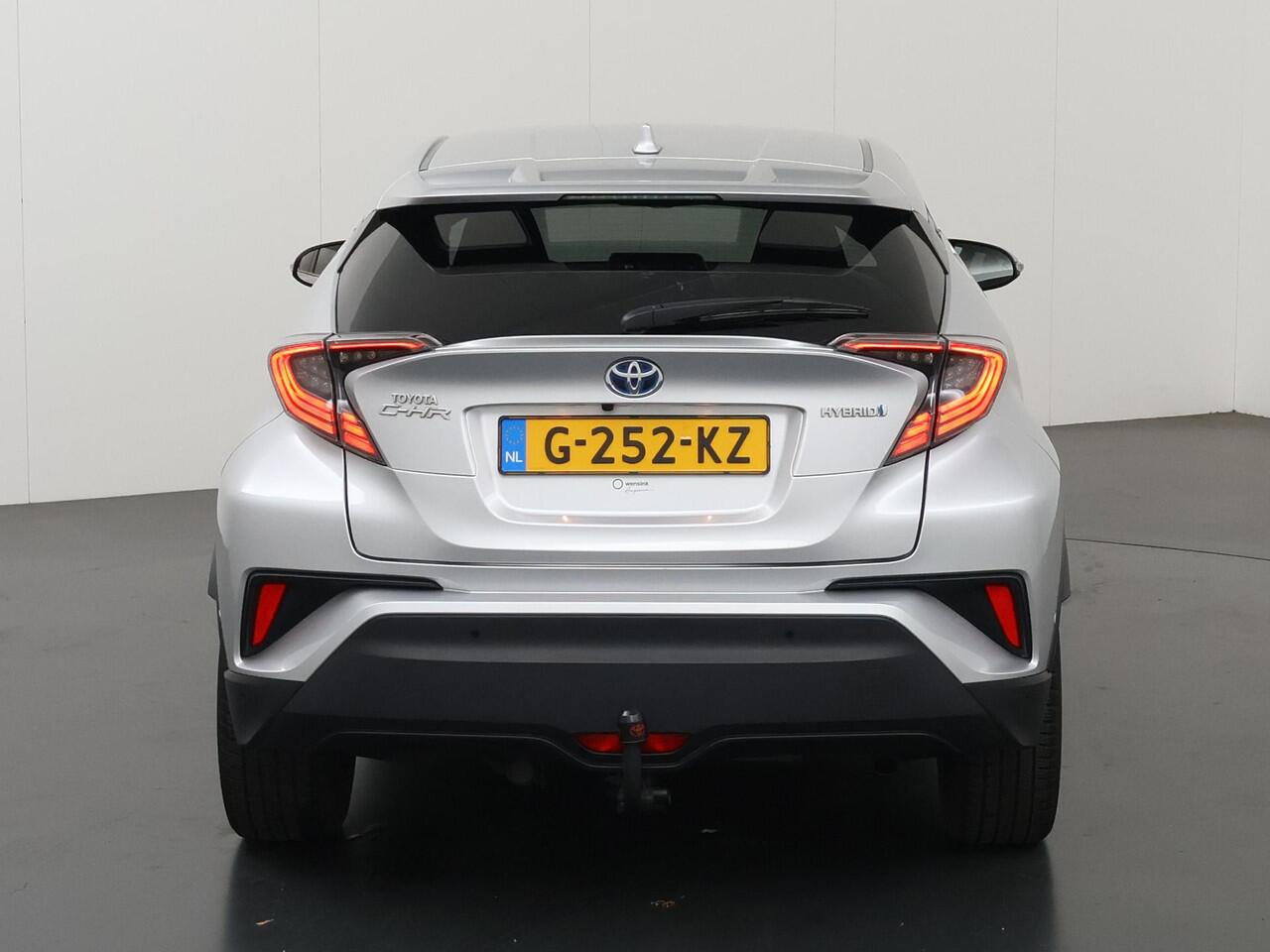 Toyota C-HR 1.8 Hybrid Style Ultimate | Trekhaak | Parkeercamera | Stoelverwarming | Navigatie | Climate Control |