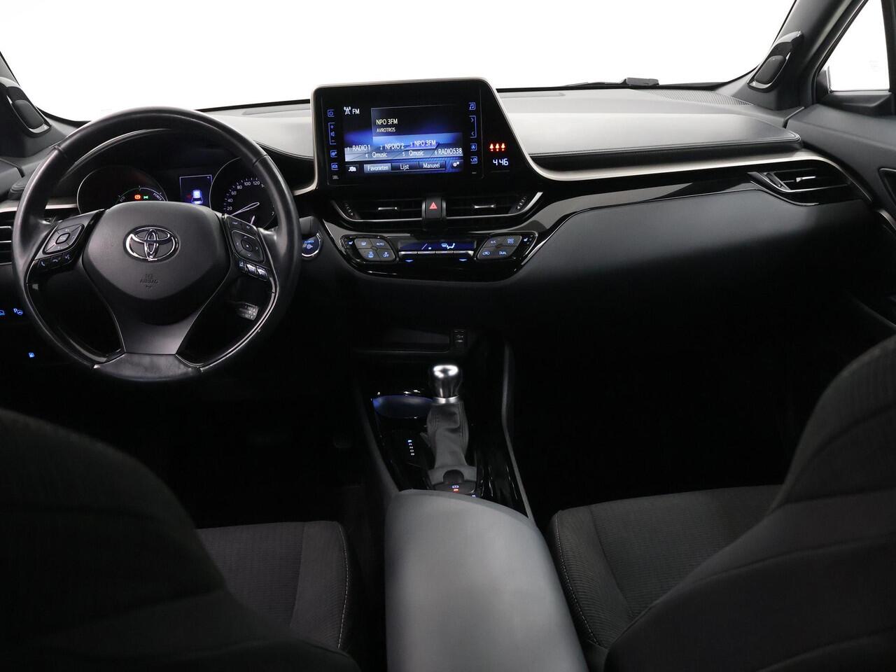 Toyota C-HR 1.8 Hybrid Style Ultimate | Trekhaak | Parkeercamera | Stoelverwarming | Navigatie | Climate Control |
