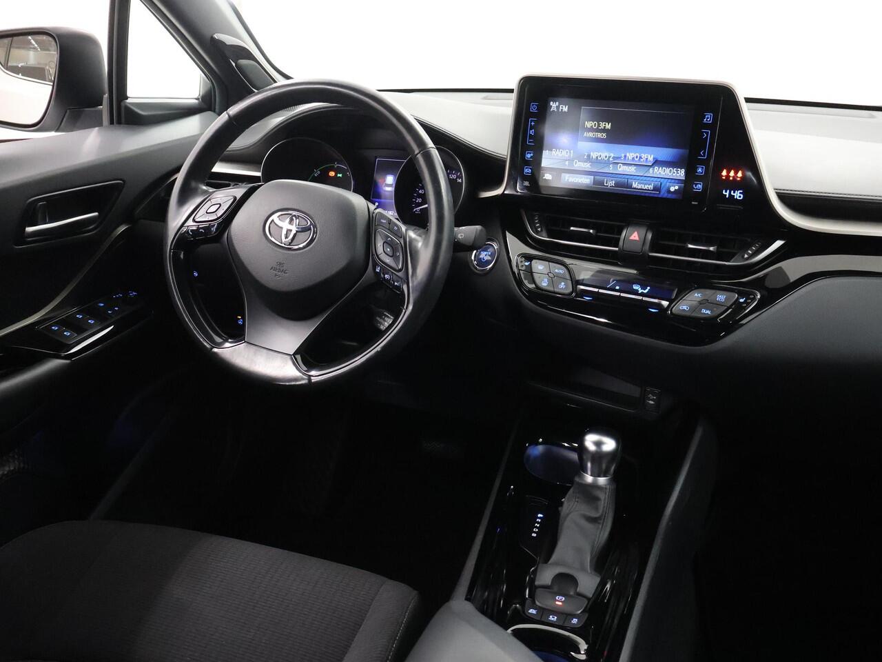 Toyota C-HR 1.8 Hybrid Style Ultimate | Trekhaak | Parkeercamera | Stoelverwarming | Navigatie | Climate Control |