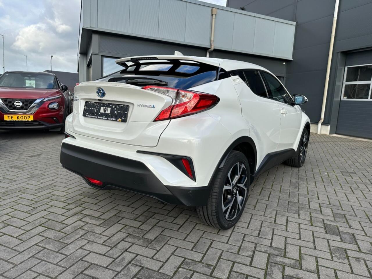 Toyota C-HR 1.8i Hybride Aut. Dynamic Navi. Camera stoelverw.