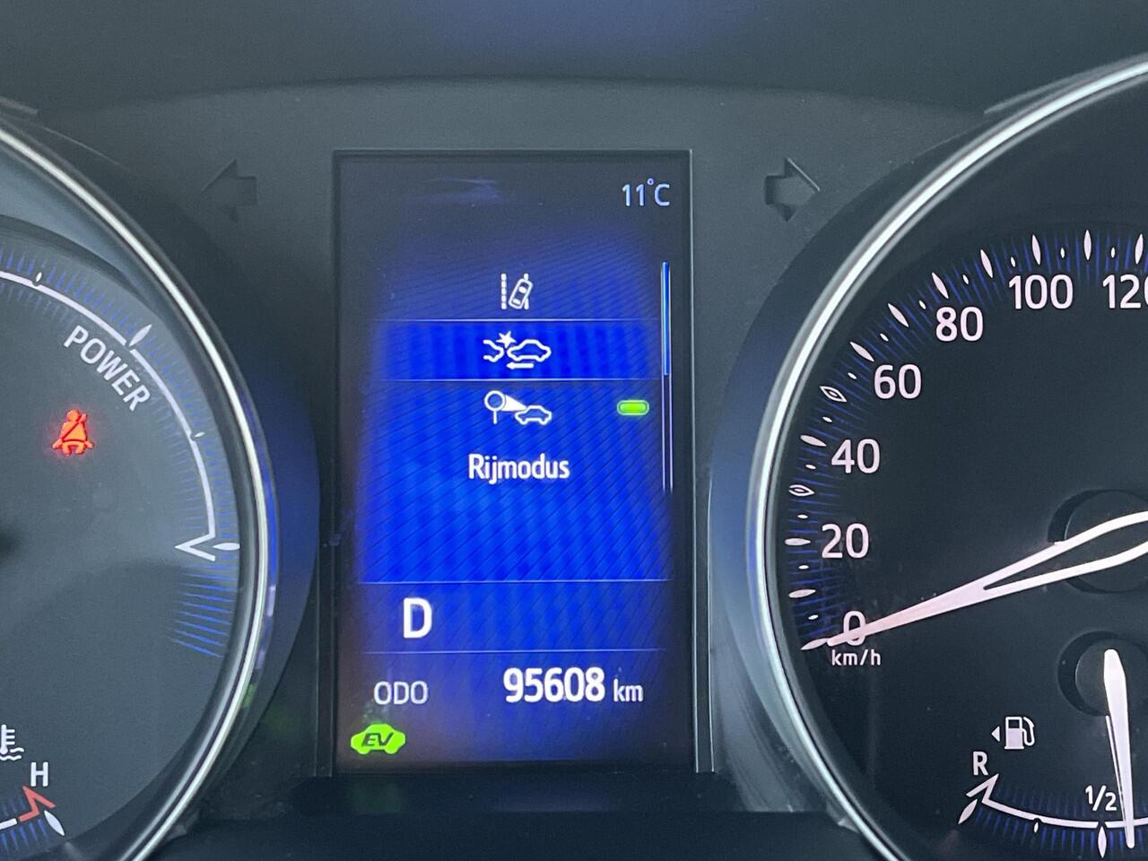 Toyota C-HR 1.8 Hybrid Bi-Tone | Navigatie | Stoelverwarming | 18 inch LM-Velgen | Trekhaak |