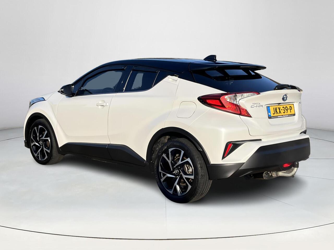 Toyota C-HR 1.8 Hybrid Bi-Tone | Navigatie | Stoelverwarming | 18 inch LM-Velgen | Trekhaak |