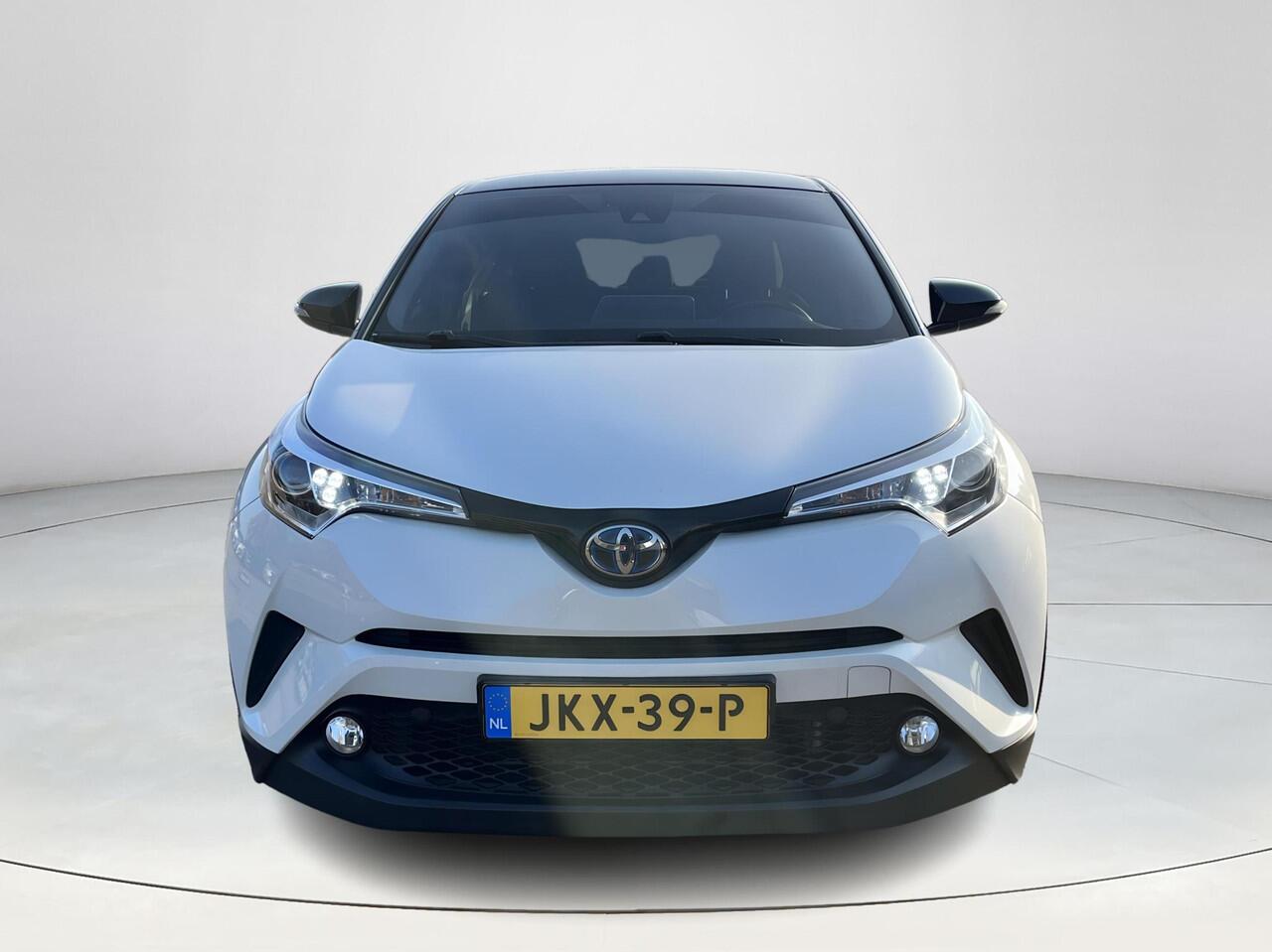 Toyota C-HR 1.8 Hybrid Bi-Tone | Navigatie | Stoelverwarming | 18 inch LM-Velgen | Trekhaak |