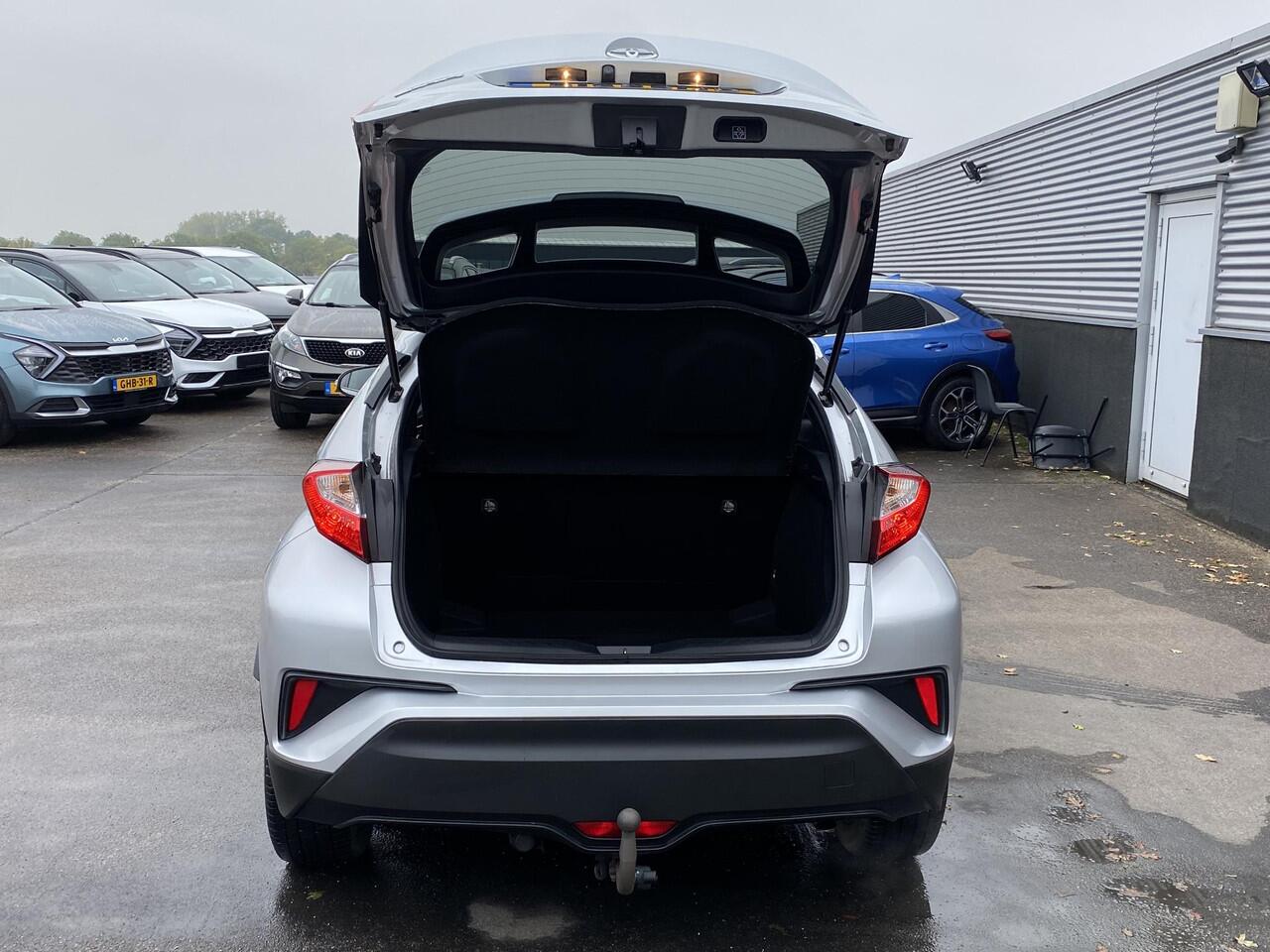 Toyota C-HR 1.2 Dynamic Nederlandse auto, Trekhaak 7-polig, stoelverwarming, navigatie, achteruitrij camera, adaptieve cruise control, keyless