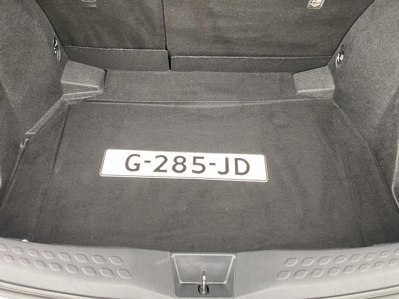 Toyota C-HR 1.2 Dynamic Nederlandse auto, Trekhaak 7-polig, stoelverwarming, navigatie, achteruitrij camera, adaptieve cruise control, keyless