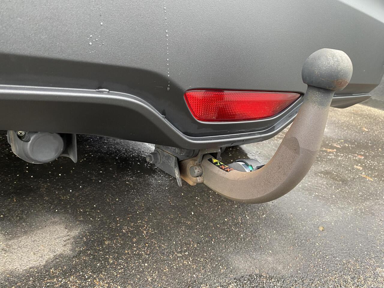 Toyota C-HR 1.2 Dynamic Nederlandse auto, Trekhaak 7-polig, stoelverwarming, navigatie, achteruitrij camera, adaptieve cruise control, keyless