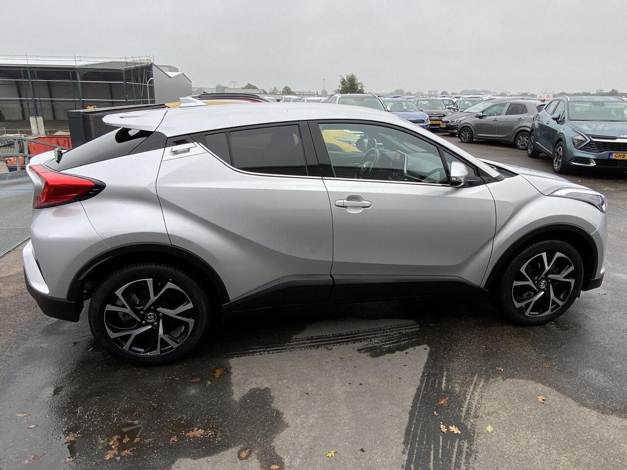 Toyota C-HR 1.2 Dynamic Nederlandse auto, Trekhaak 7-polig, stoelverwarming, navigatie, achteruitrij camera, adaptieve cruise control, keyless