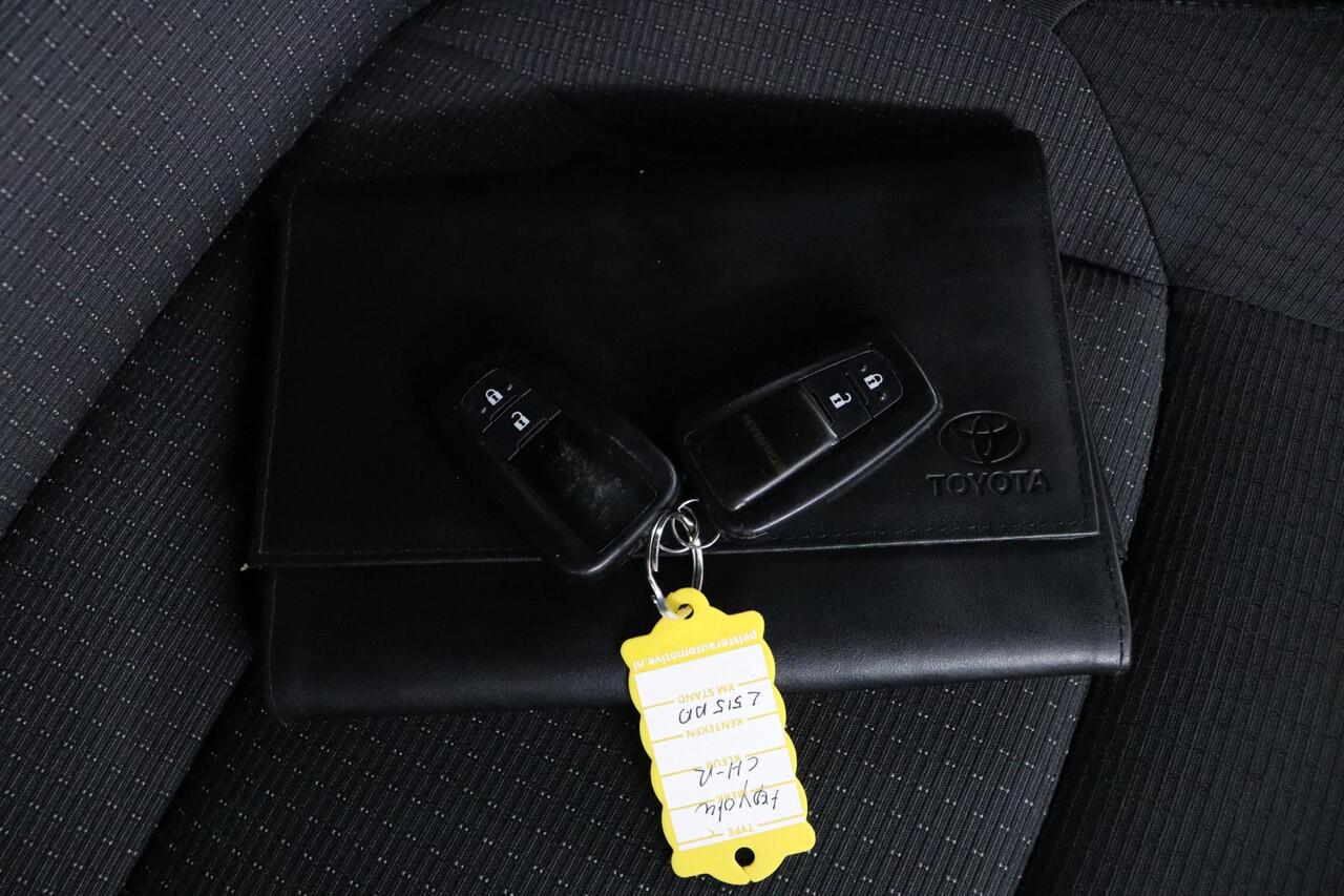 Toyota C-HR 1.8 Hybrid Style | Trekhaak | Stoelverwarming | Navigatie |