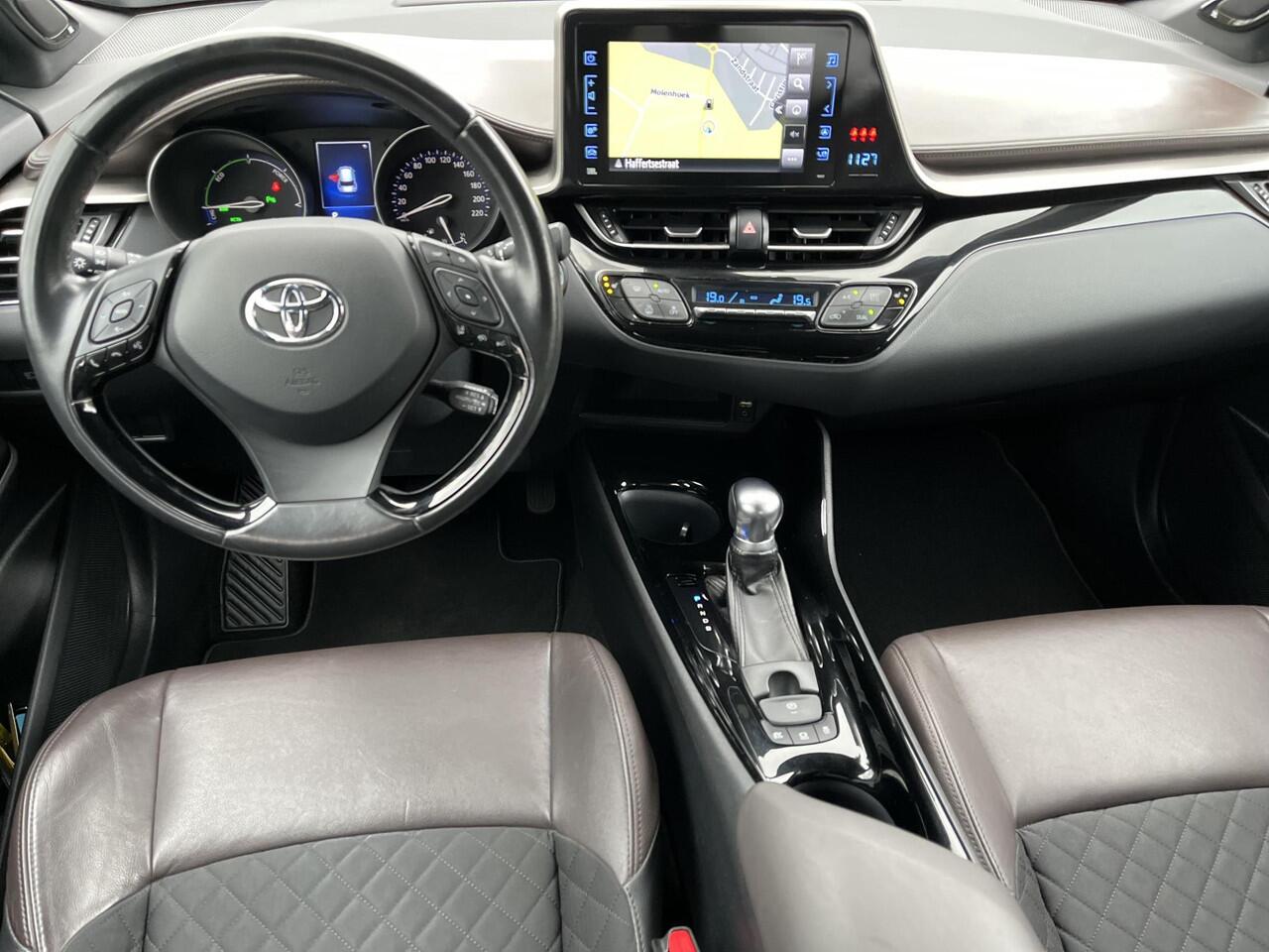 Toyota C-HR 1.8 Hybrid Executive | Stoelverwarming | Navigatie | 18 inch LM-velgen | Bluetooth |