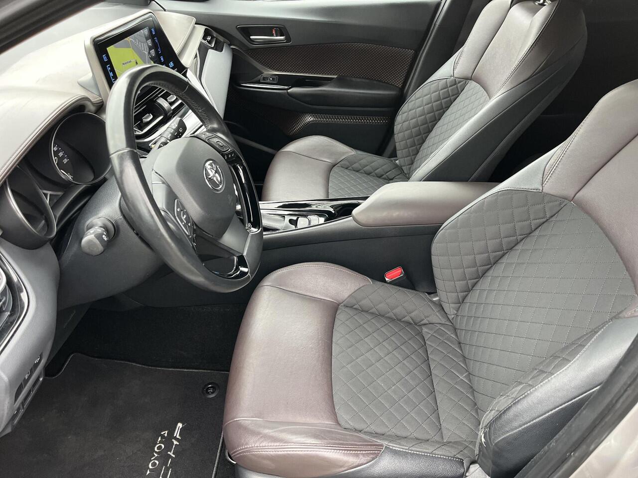 Toyota C-HR 1.8 Hybrid Executive | Stoelverwarming | Navigatie | 18 inch LM-velgen | Bluetooth |