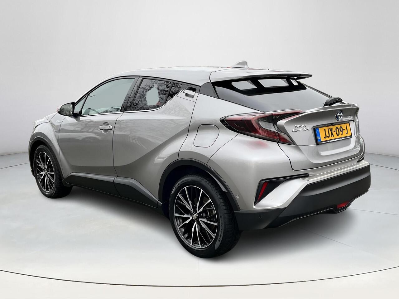 Toyota C-HR 1.8 Hybrid Executive | Stoelverwarming | Navigatie | 18 inch LM-velgen | Bluetooth |