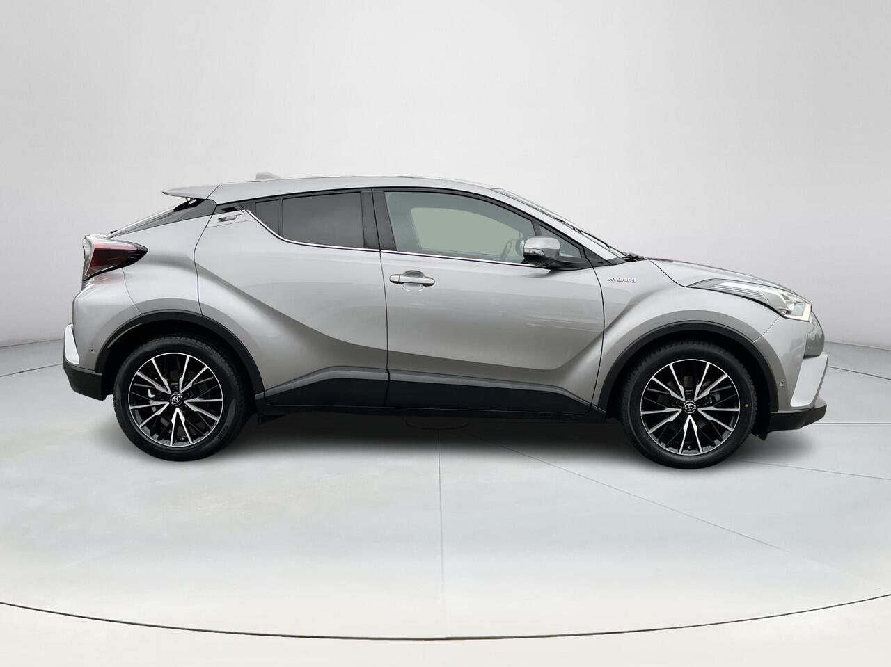 Toyota C-HR 1.8 Hybrid Executive | Stoelverwarming | Navigatie | 18 inch LM-velgen | Bluetooth |