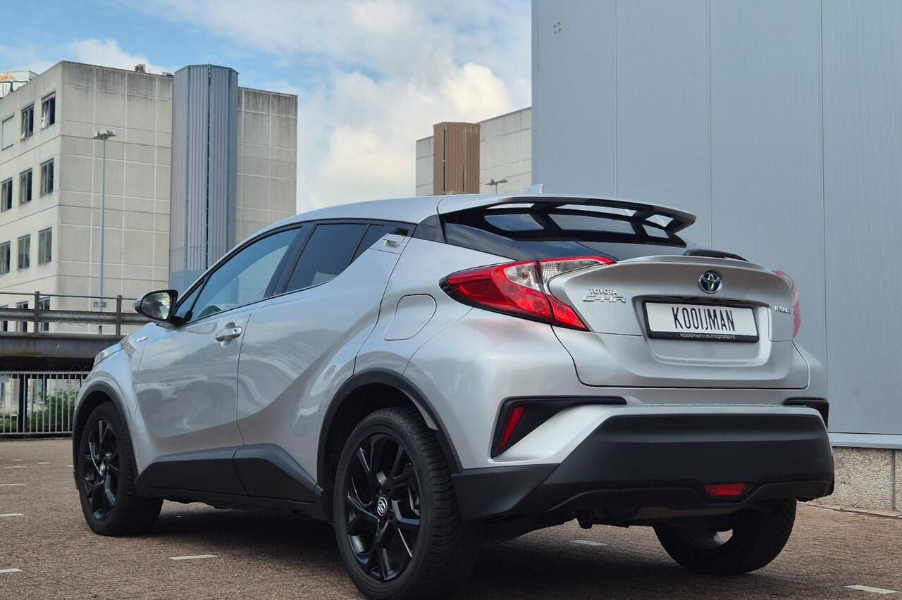 Toyota C-HR 1.8 Hybrid Style Keyless, Adaptieve cruisecontrol, Achteruitrij camera, Lage KM stand, Automaat