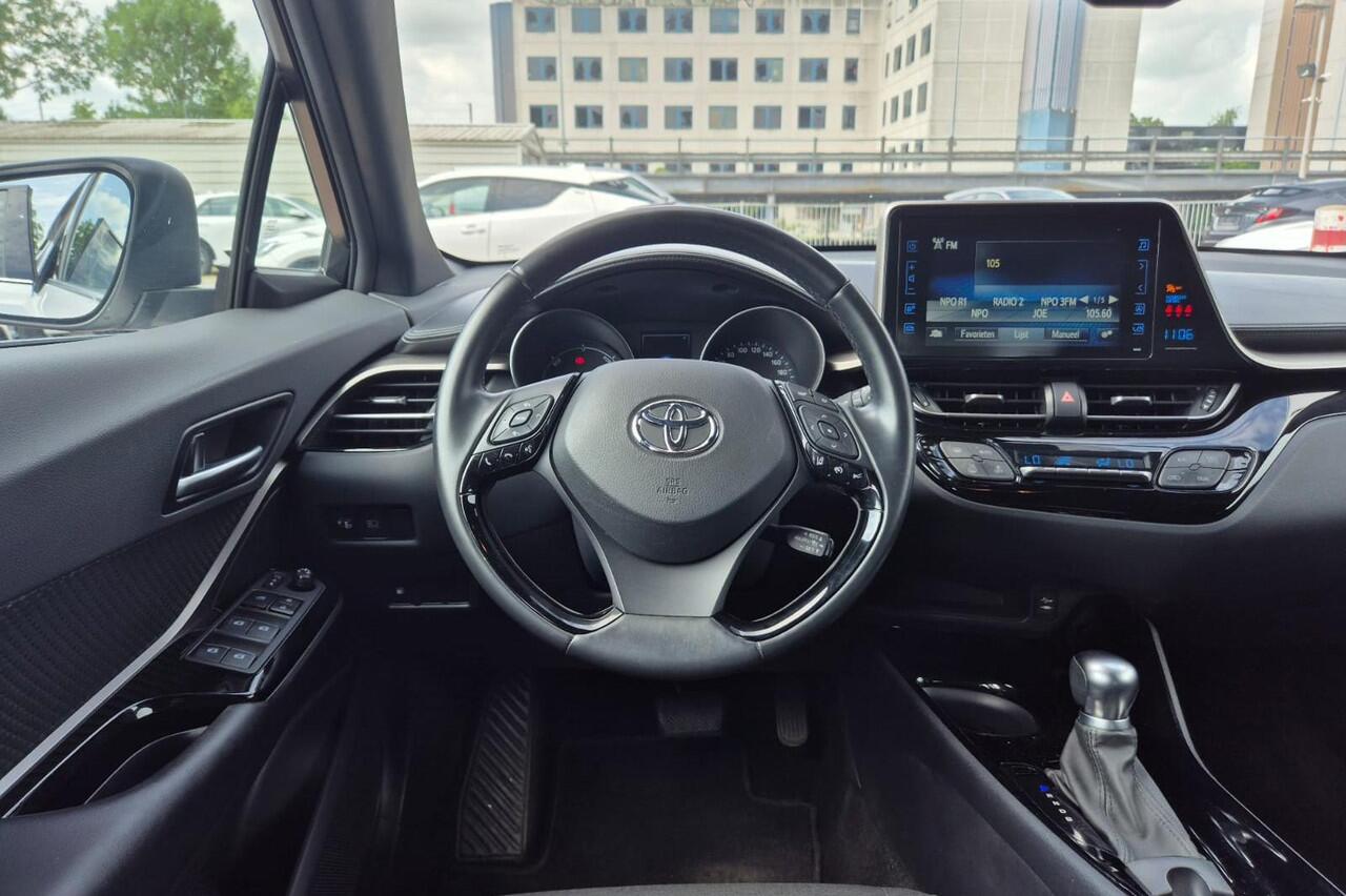 Toyota C-HR 1.8 Hybrid Style Keyless, Adaptieve cruisecontrol, Achteruitrij camera, Lage KM stand, Automaat