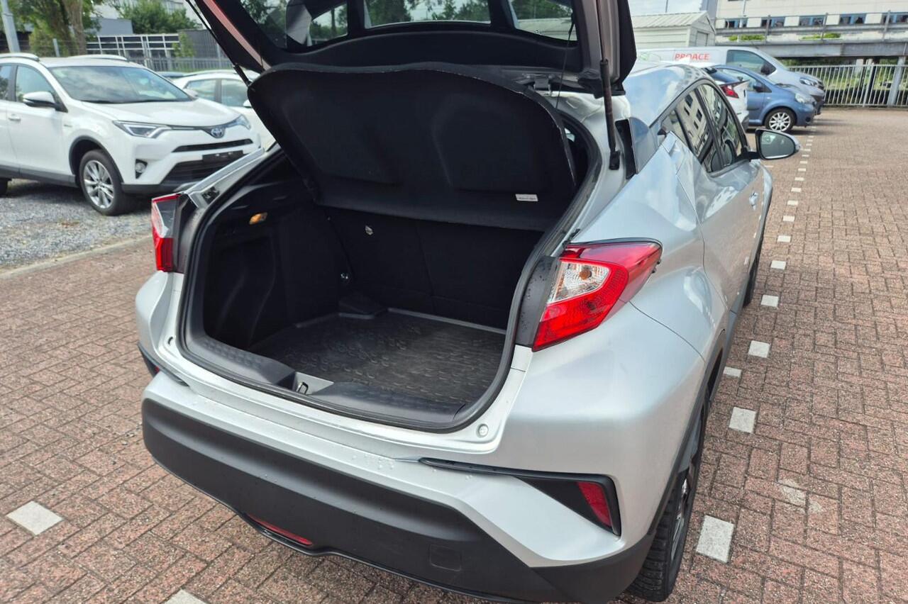 Toyota C-HR 1.8 Hybrid Style Keyless, Adaptieve cruisecontrol, Achteruitrij camera, Lage KM stand, Automaat