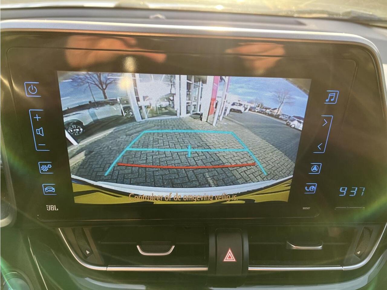 Toyota C-HR 1.8 Hybrid Style Bi-Tone | Rijklaar | NL-Auto | Navi | Stoel en stuurverwarming | Parkeersensoren