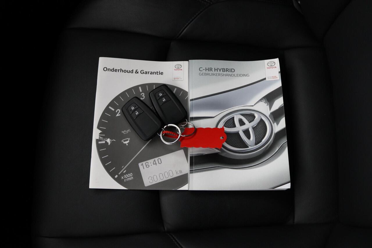 Toyota C-HR 1.8 Hybrid Style | Lederen bekleding | Stoelverwarming | Navigatie | Dodehoek herkenning |