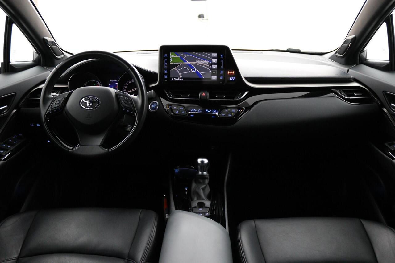 Toyota C-HR 1.8 Hybrid Style | Lederen bekleding | Stoelverwarming | Navigatie | Dodehoek herkenning |