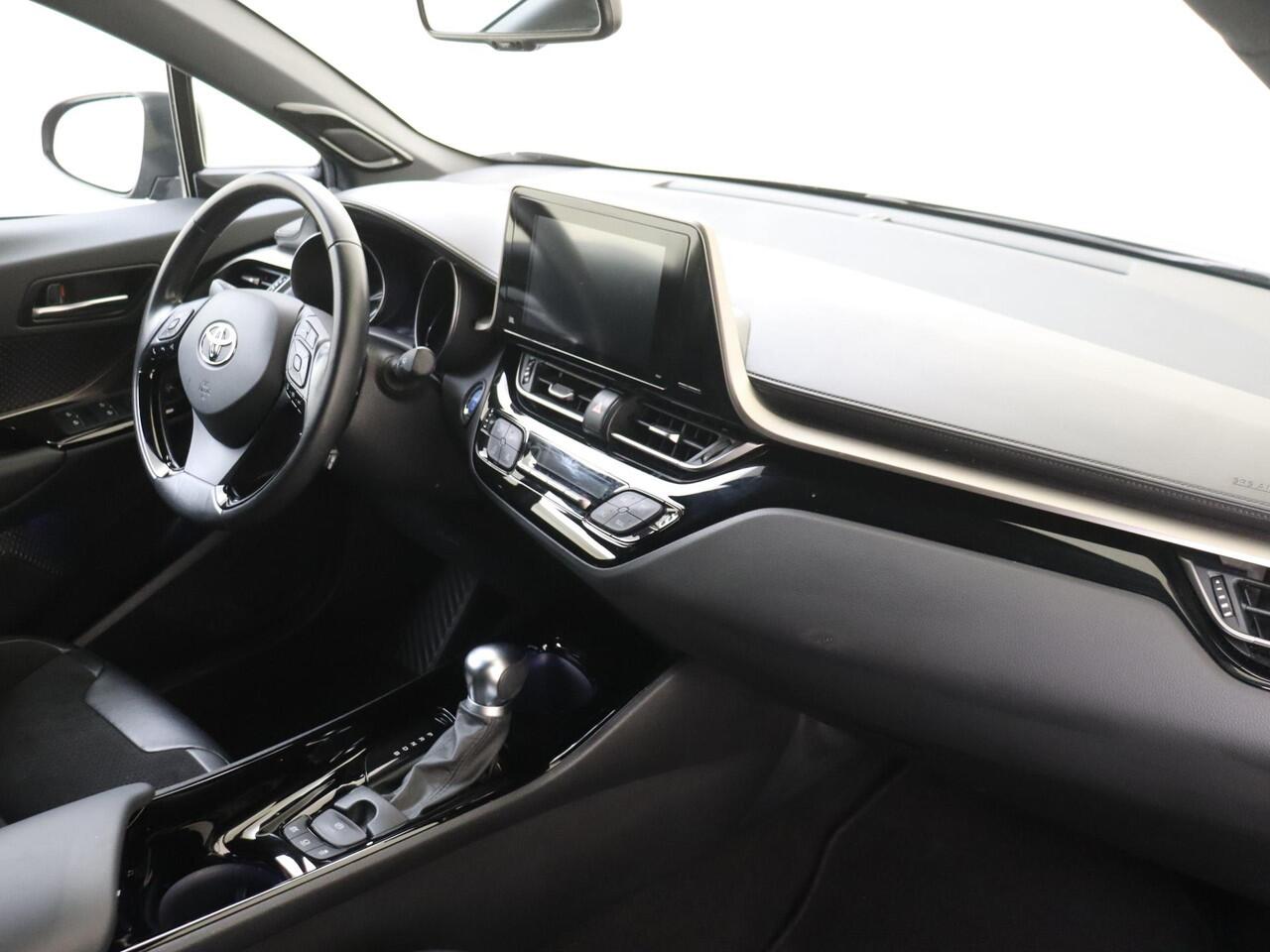 Toyota C-HR 1.8 Hybrid 116 PK Dynamic Sport Automaat | Navigatie | Camera | Stoelverwarming