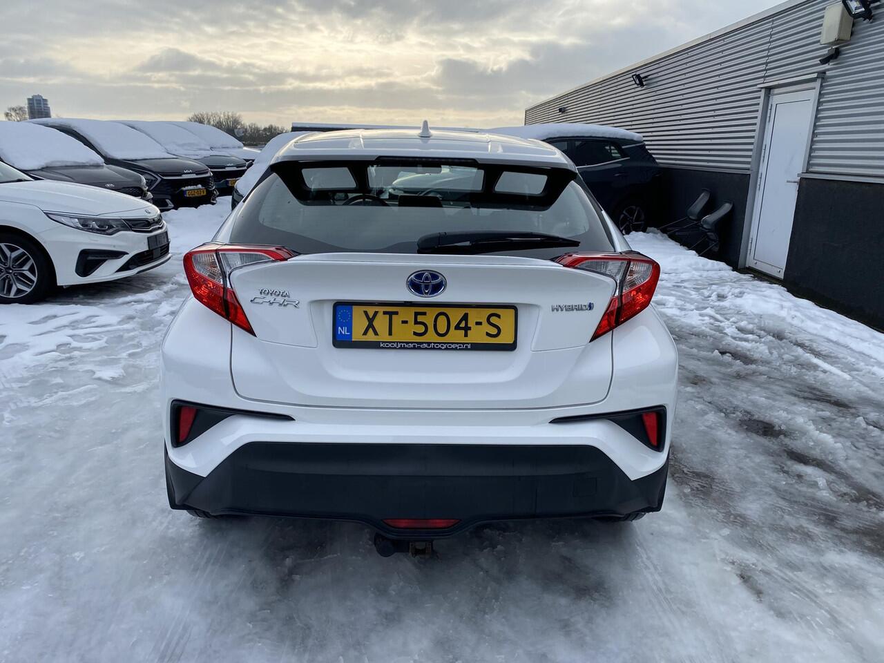 Toyota C-HR 1.8 Hybrid Active automaat NL-auto, boekjes compleet, afneembare trekhaak 7-polig, keyless start, adaptieve cruise control, achteruitrij camera,