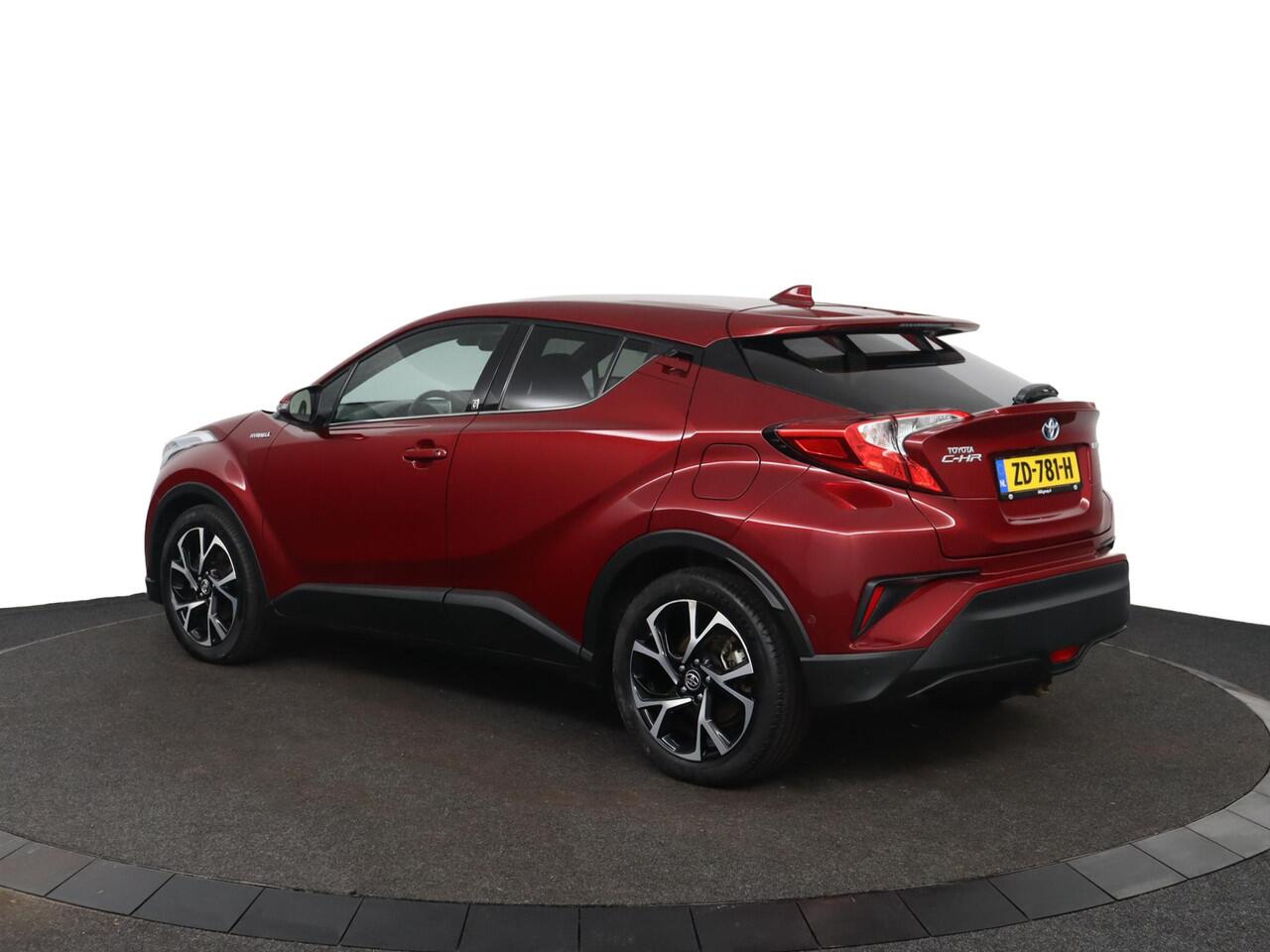 Toyota C-HR 1.8 Hybrid Business Intro | Stoel en stuurwiel verwarming | Navigatie |