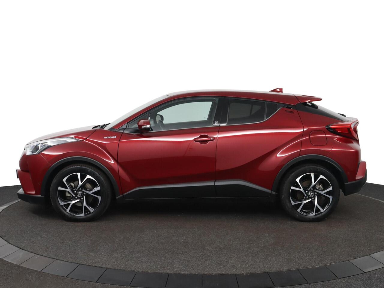 Toyota C-HR 1.8 Hybrid Business Intro | Stoel en stuurwiel verwarming | Navigatie |