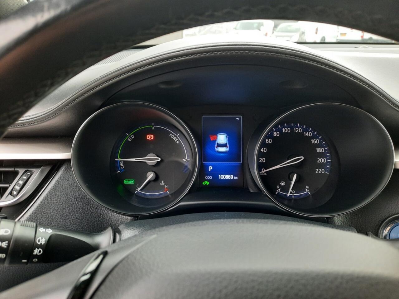 Toyota C-HR 1.8 Hybrid Bus Intro